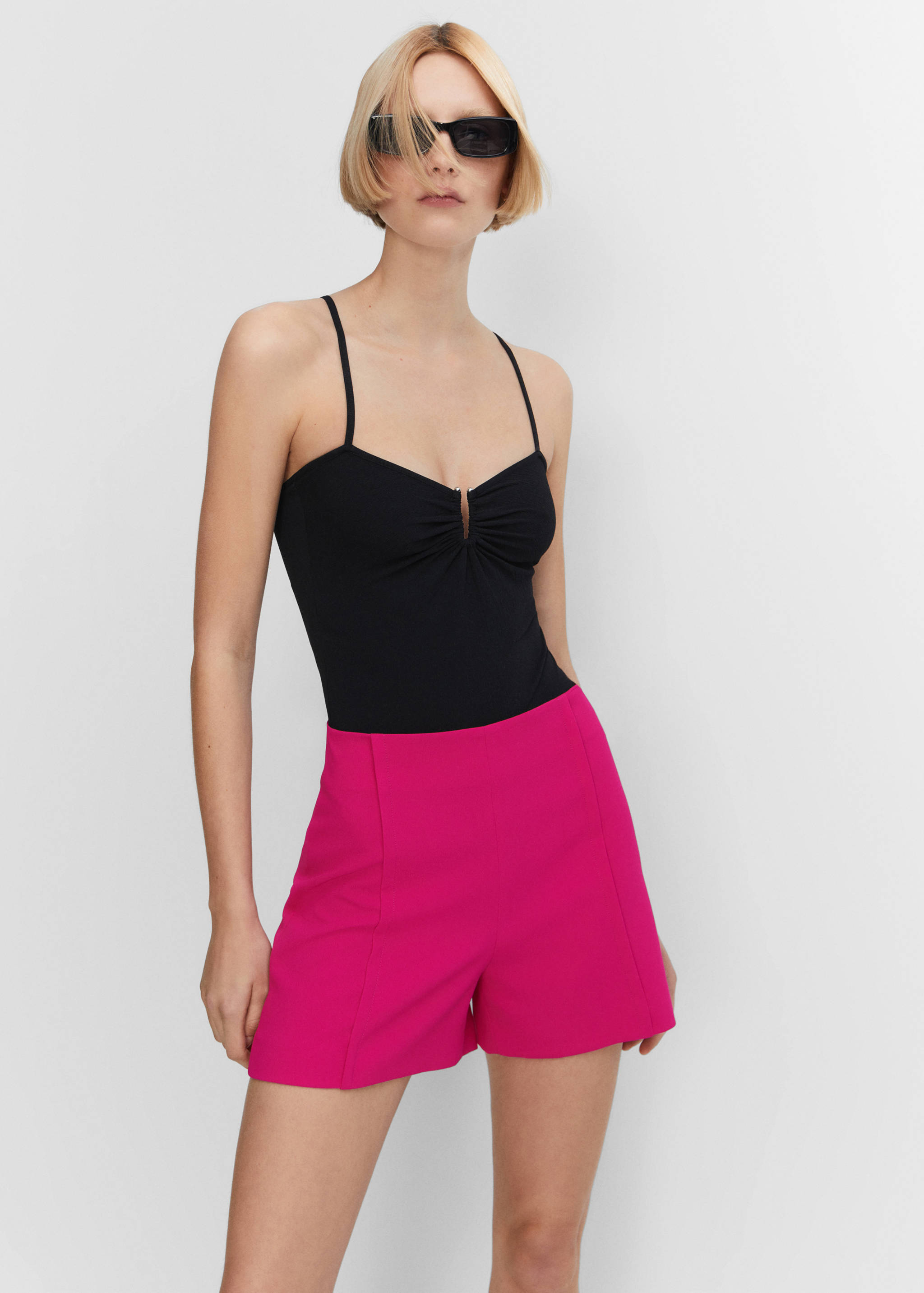 High-waist straight shorts - Details of the article 2