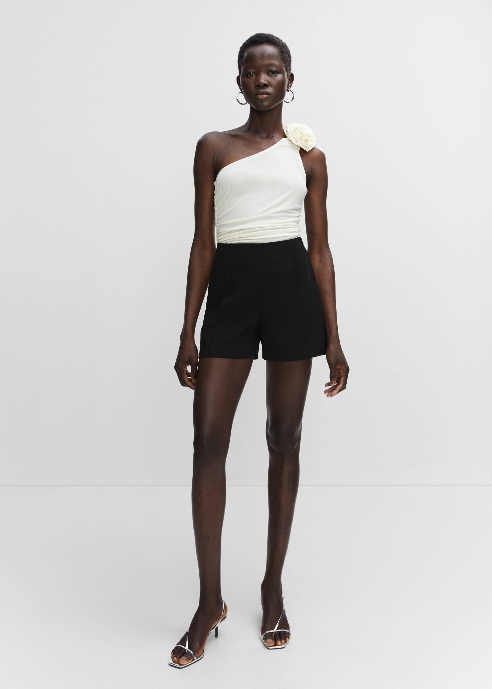 High-waist straight shorts - General plane