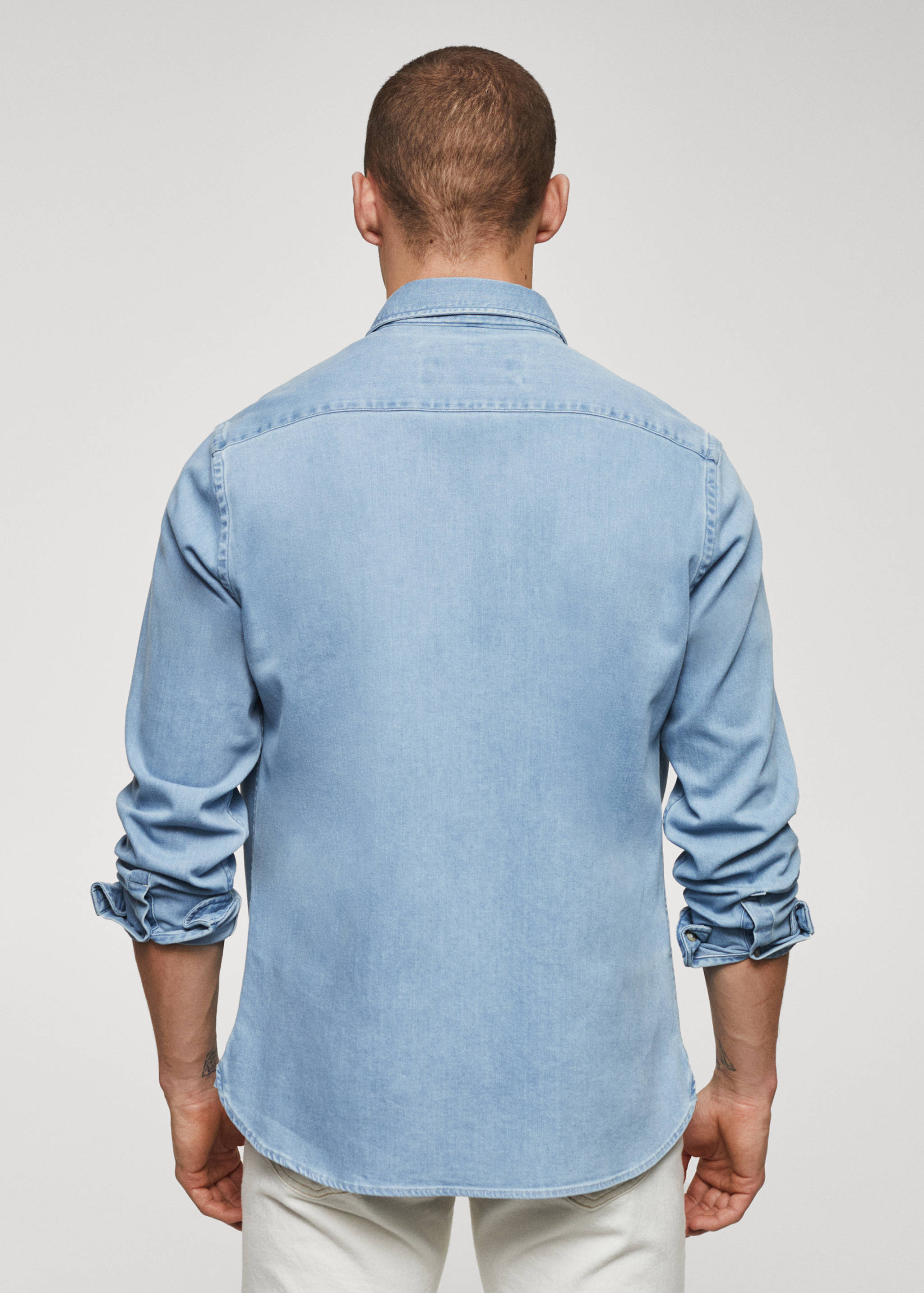 Slim-fit denim shirt - Reverse of the article