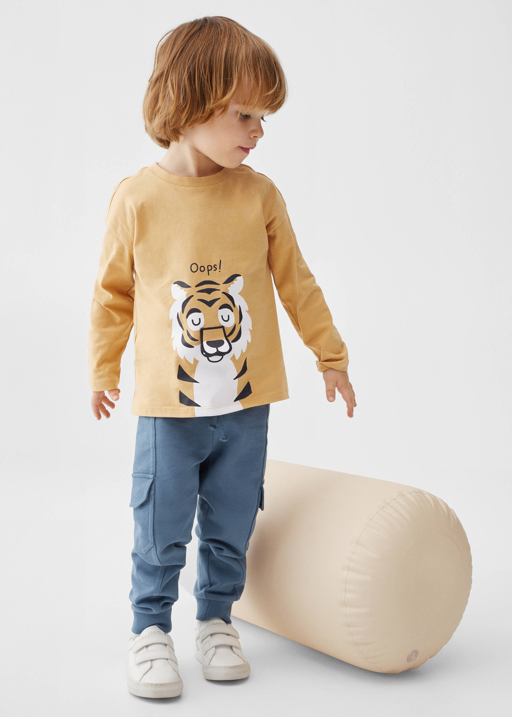 Camiseta manga larga animada - Plano general