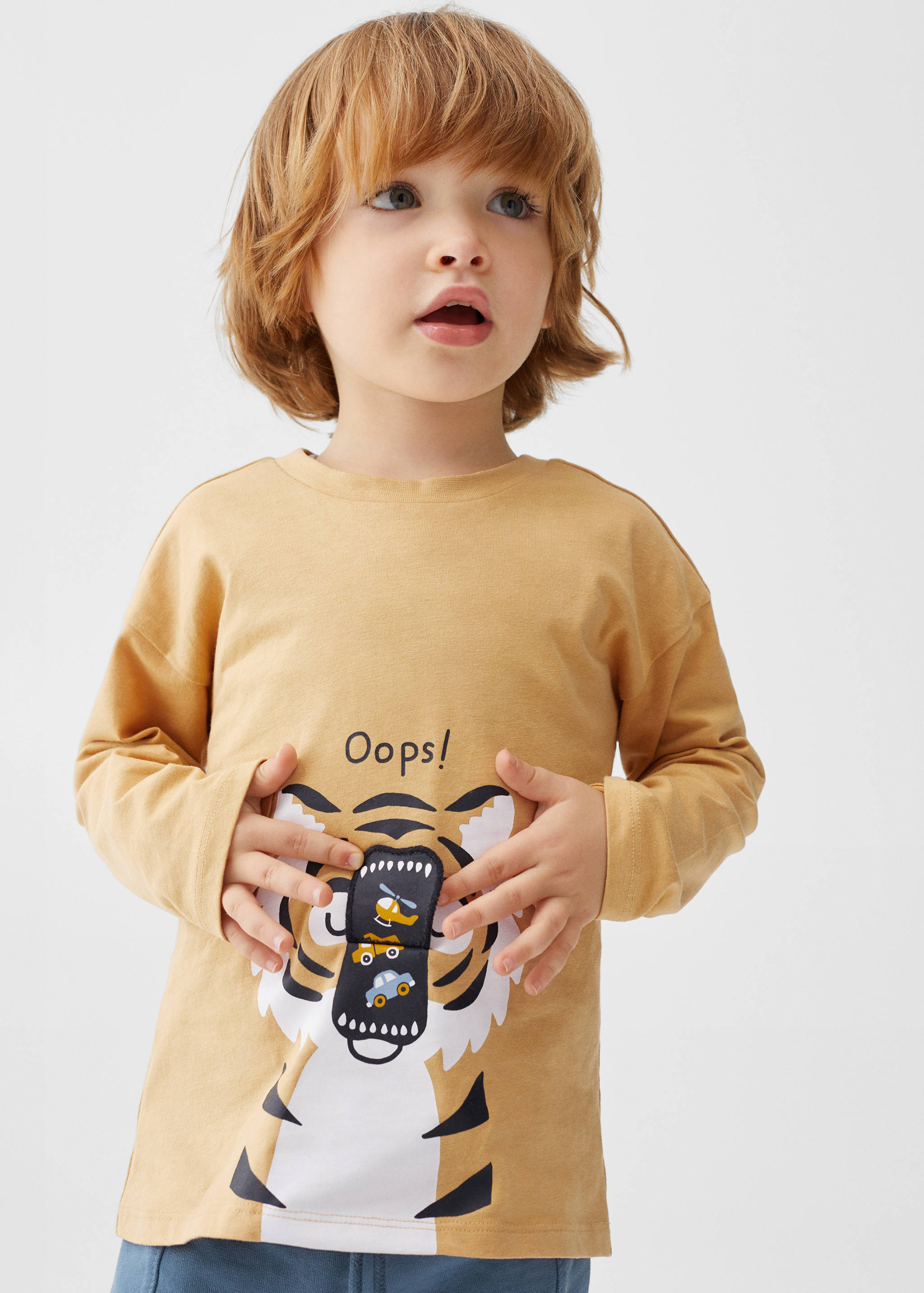 Camiseta manga larga animada - Plano medio