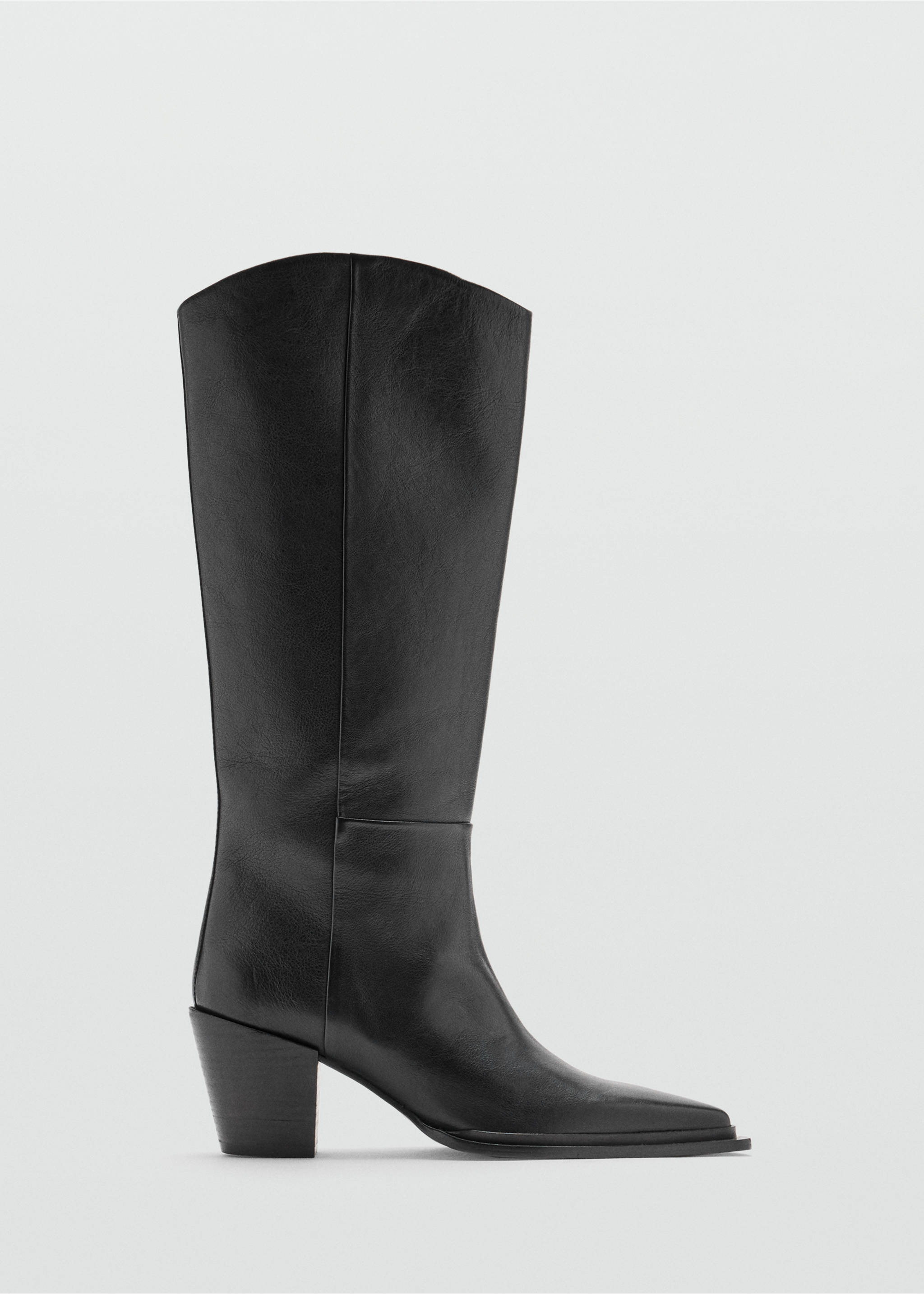 Black leather knee-high boot with a pointed toe and angled block heel., Black. Ref: 47031341-00.