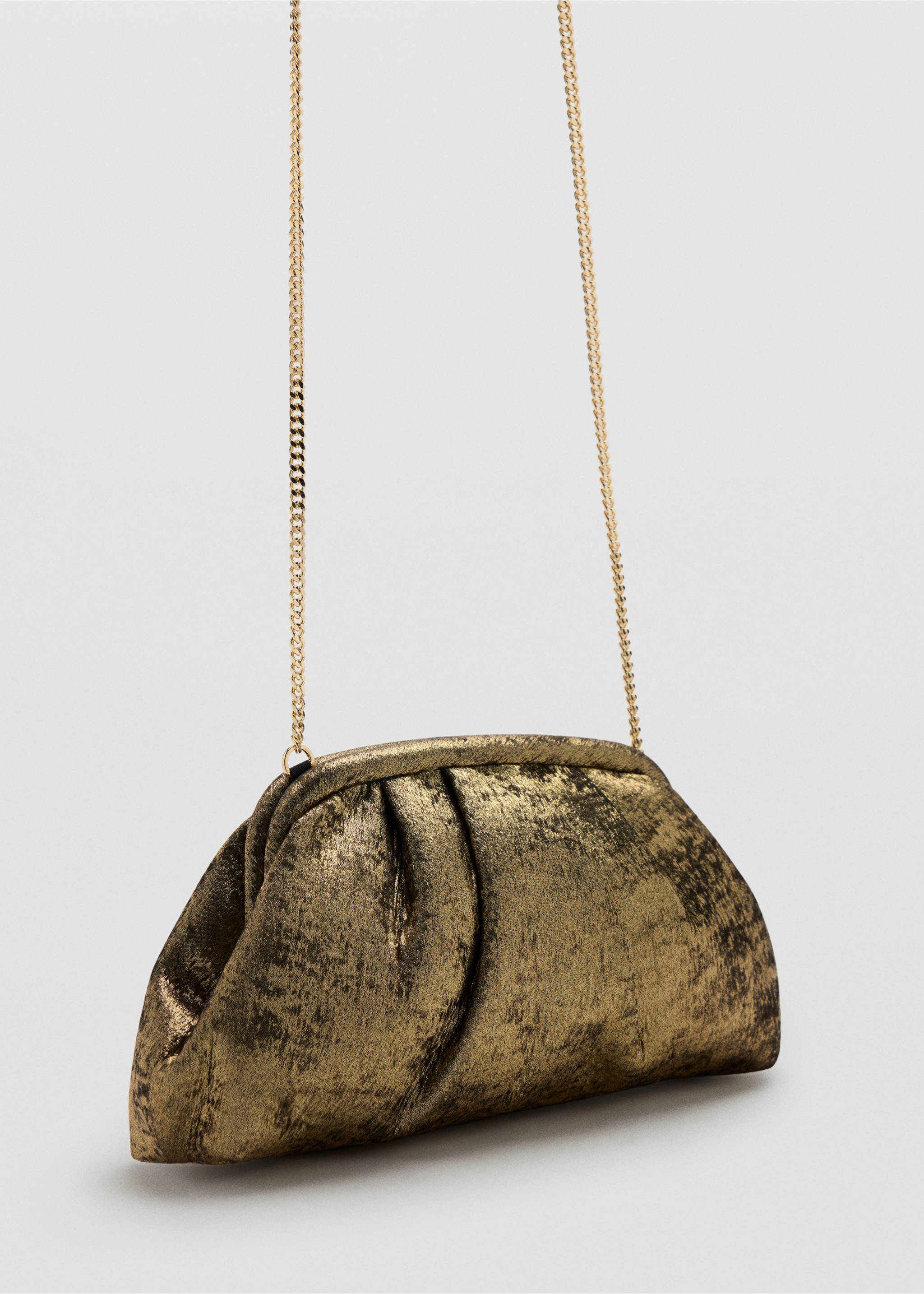 Metallic gold handbag with pleated design and gold chain strap., Gold. Ref: 47031361-00.