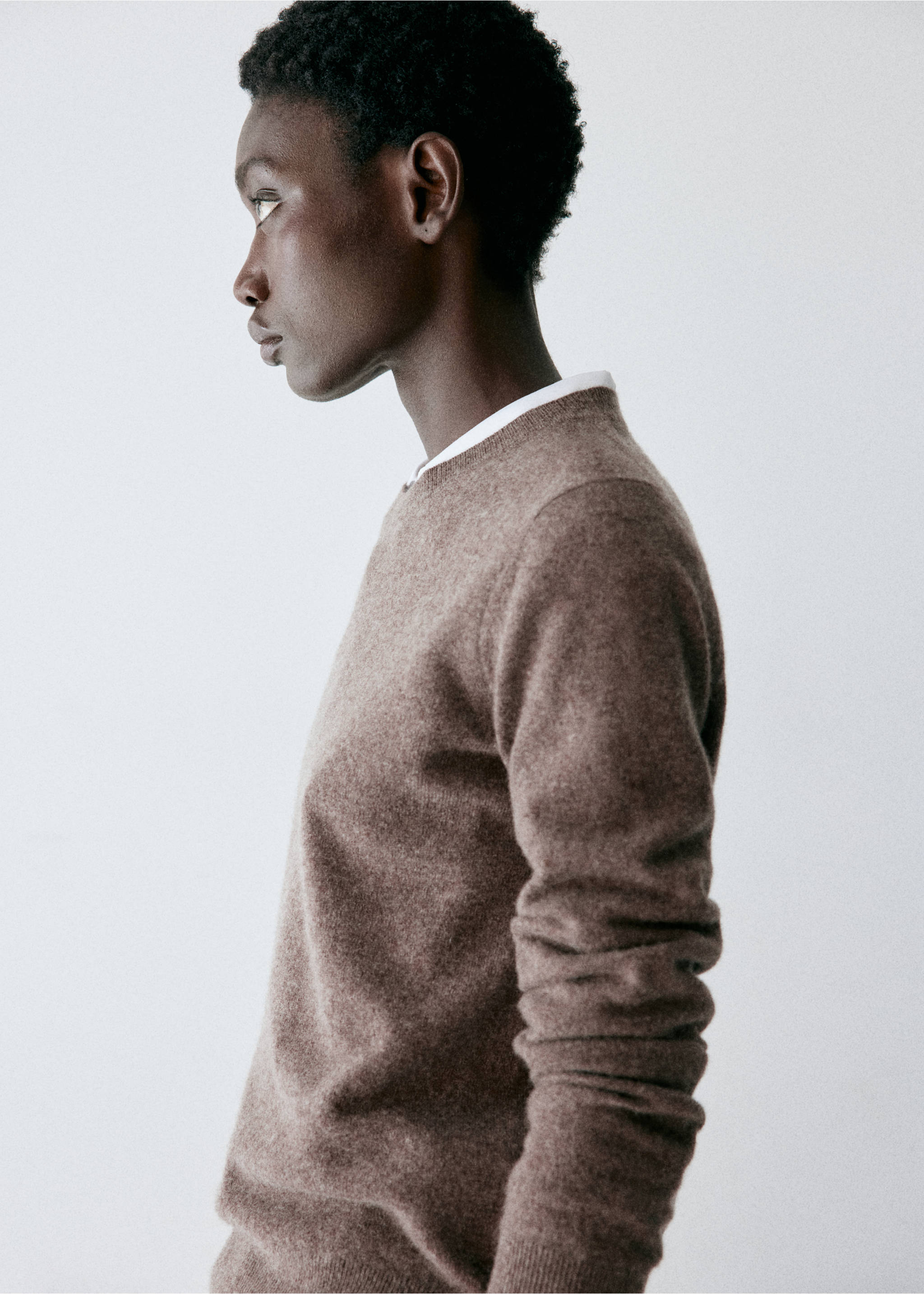 Brown crewneck textured jersey sweater worn with a white shirt, Medium Brown. Ref: 47031363-00.