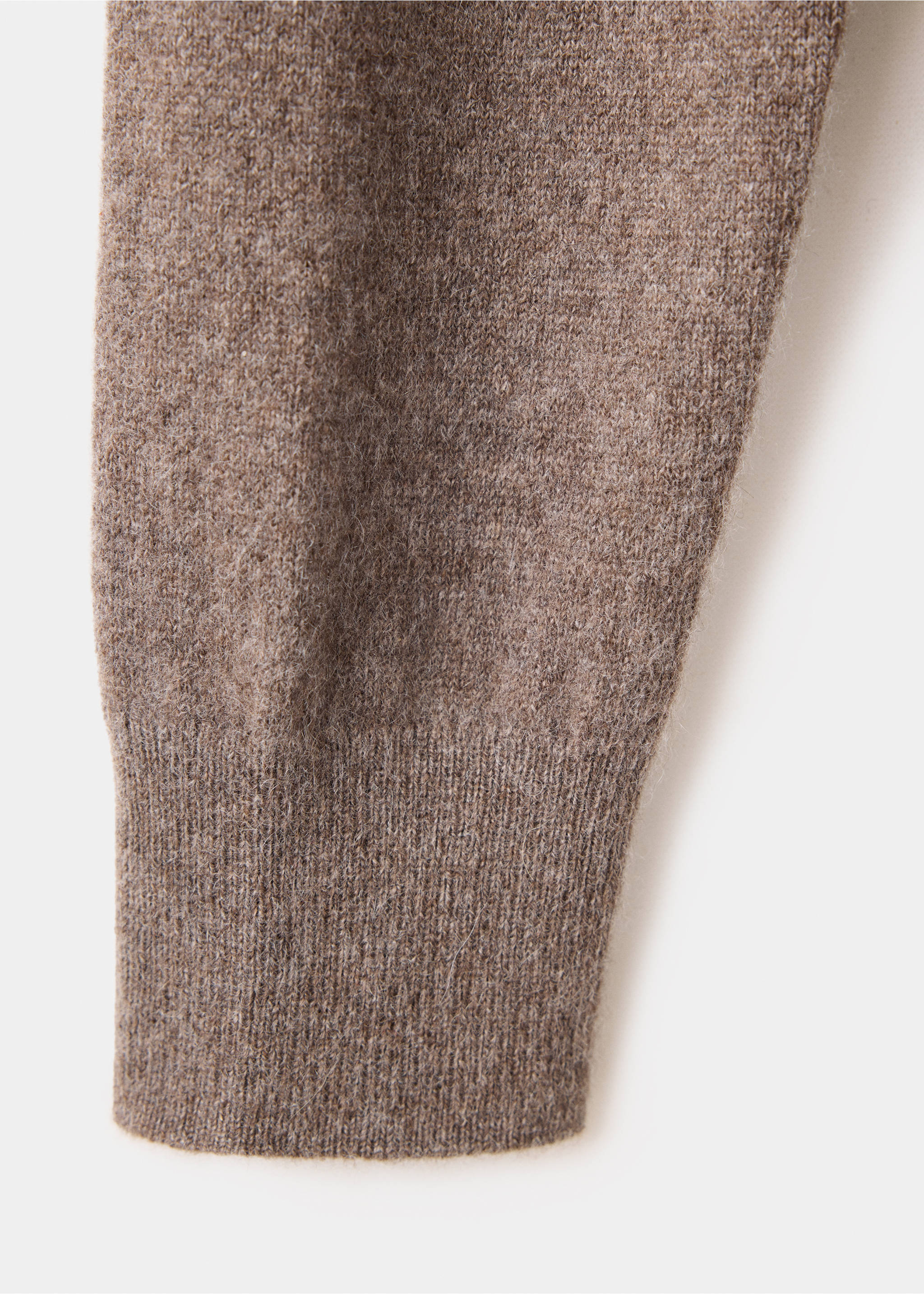 Brown knitted jersey fabric and ribbed cuff detail, Medium Brown. Ref: 47031363-00.