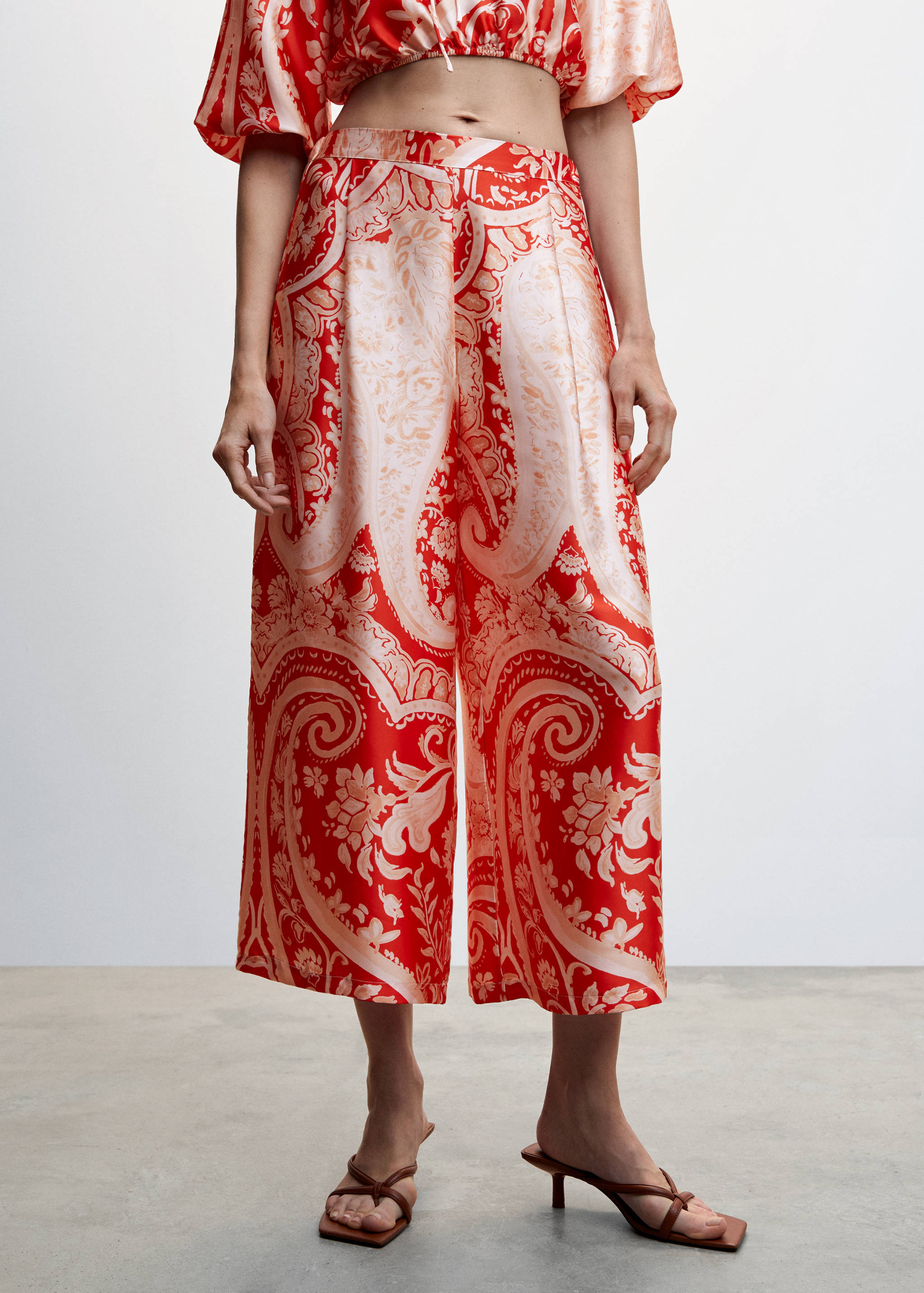 Pantalon satiné imprimé - Plan moyen