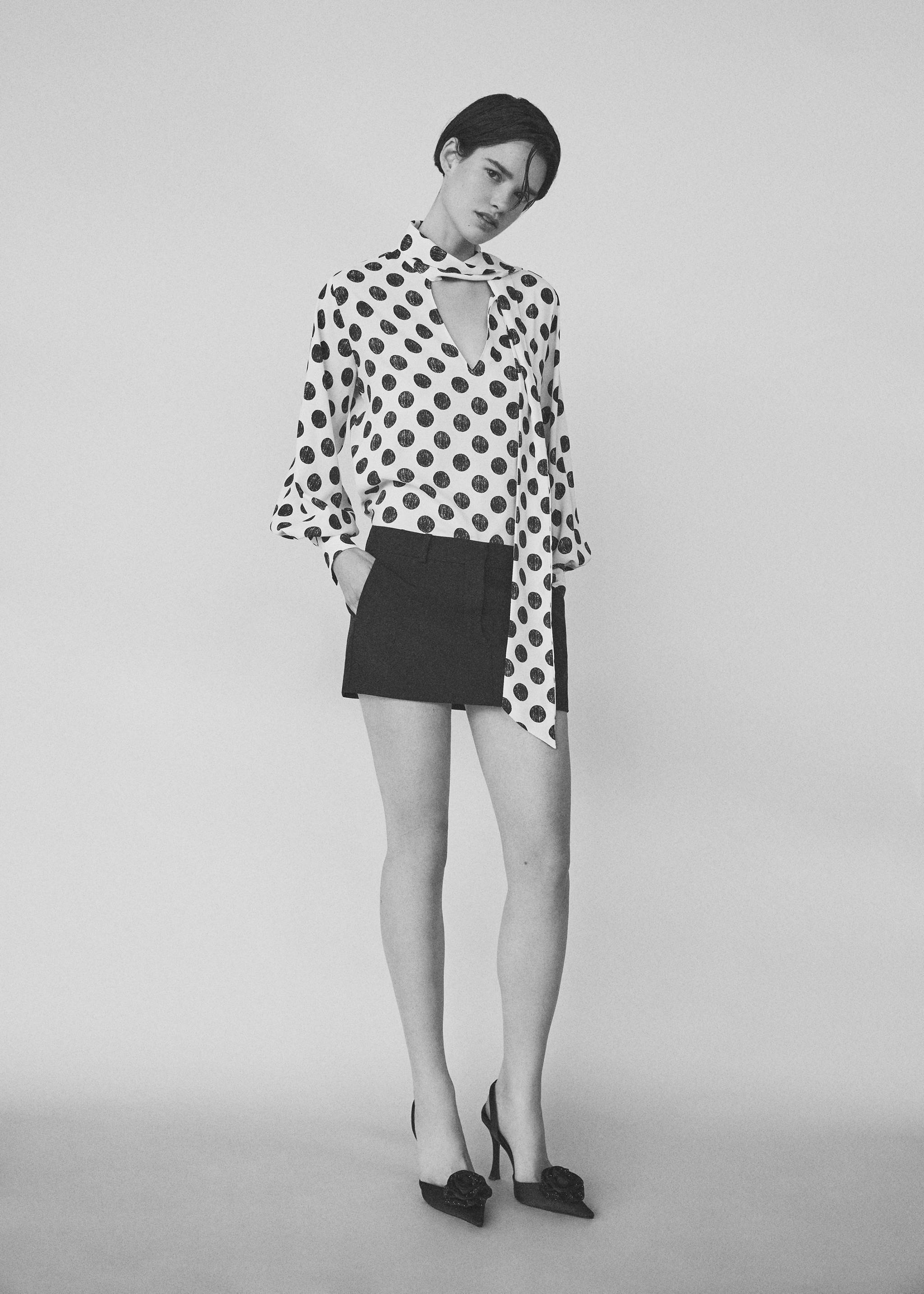 Floral rhinestone shoes - General plane