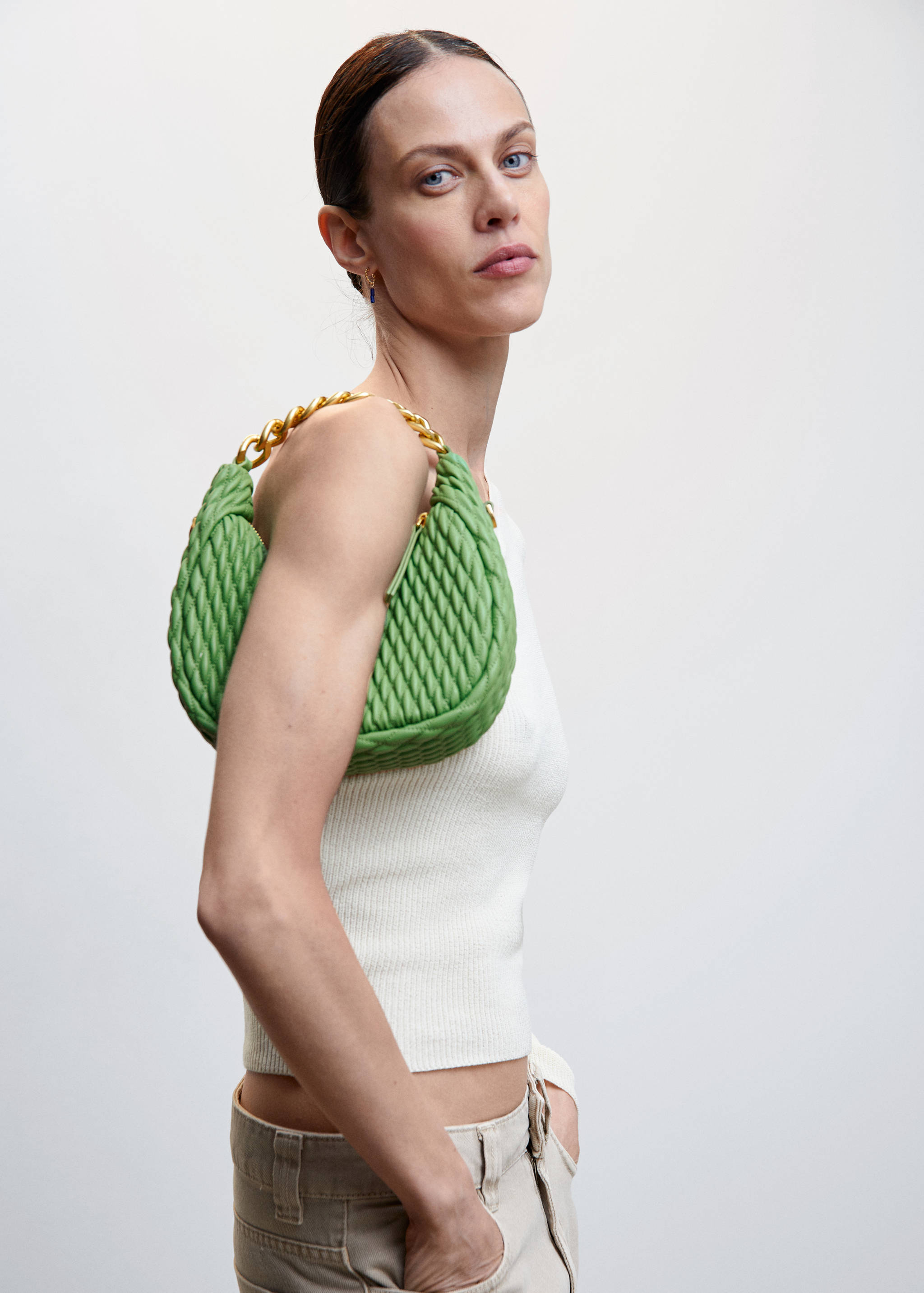 Textured chain bag - General plane