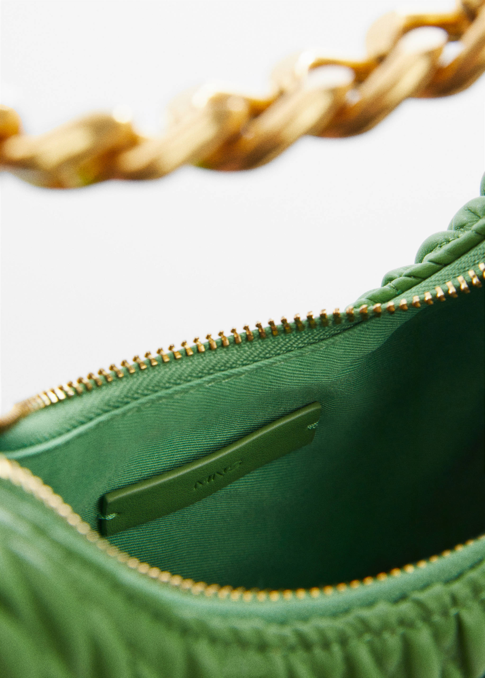 Textured chain bag - Details of the article 2