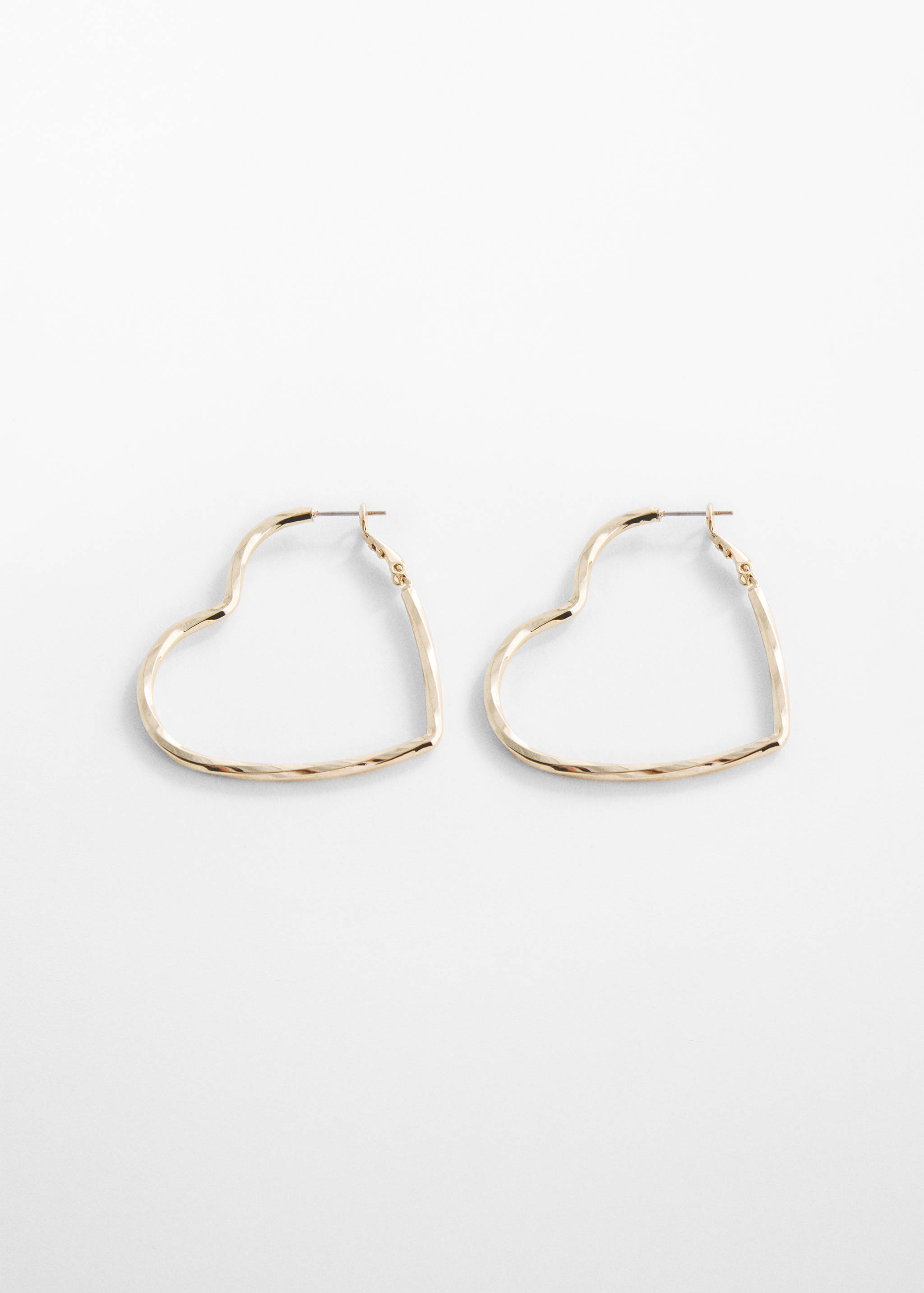 أقراط على شكل قلب - منتج دون نموذج