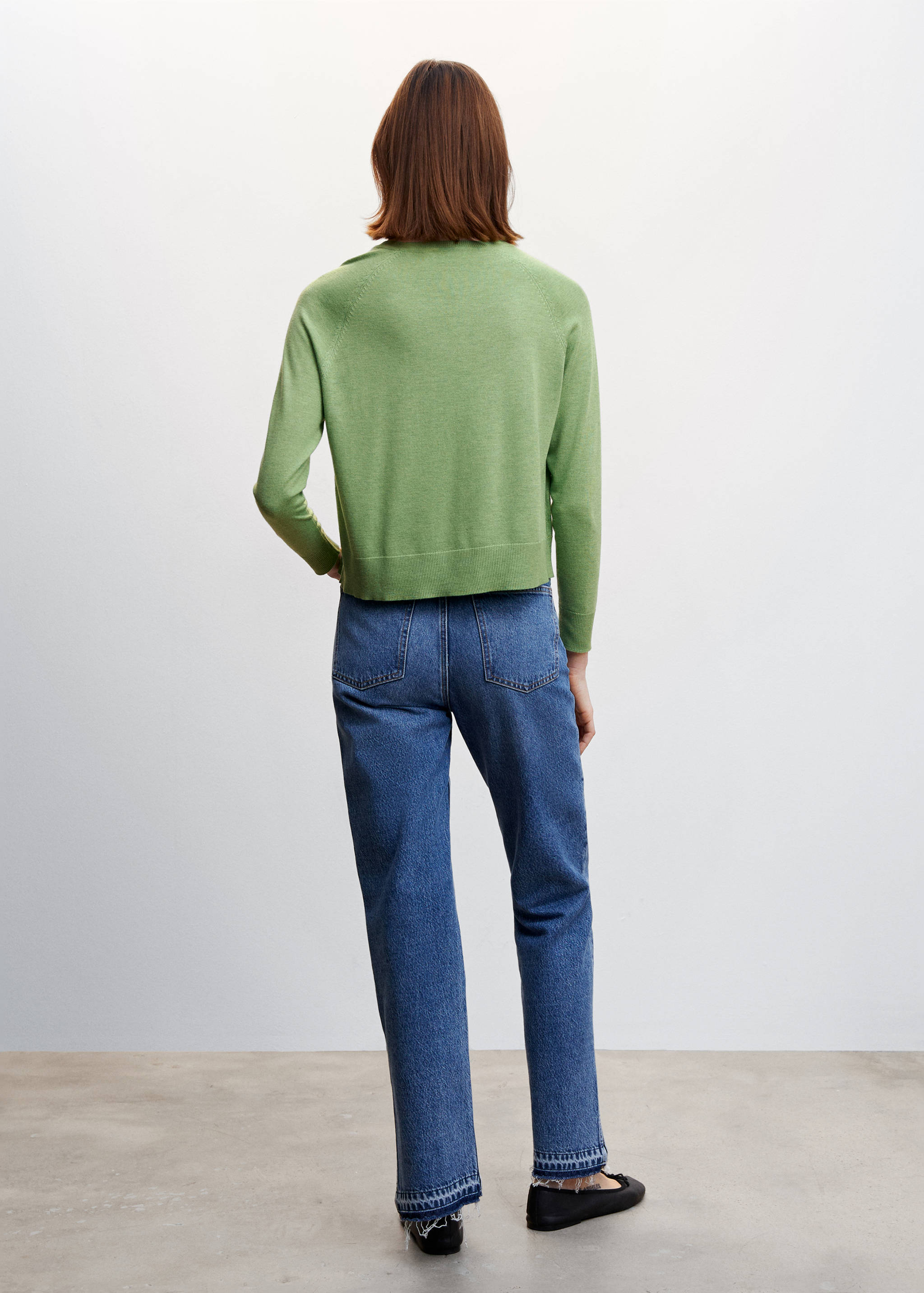 Fine-knit crew-neck sweater - Reverse of the article