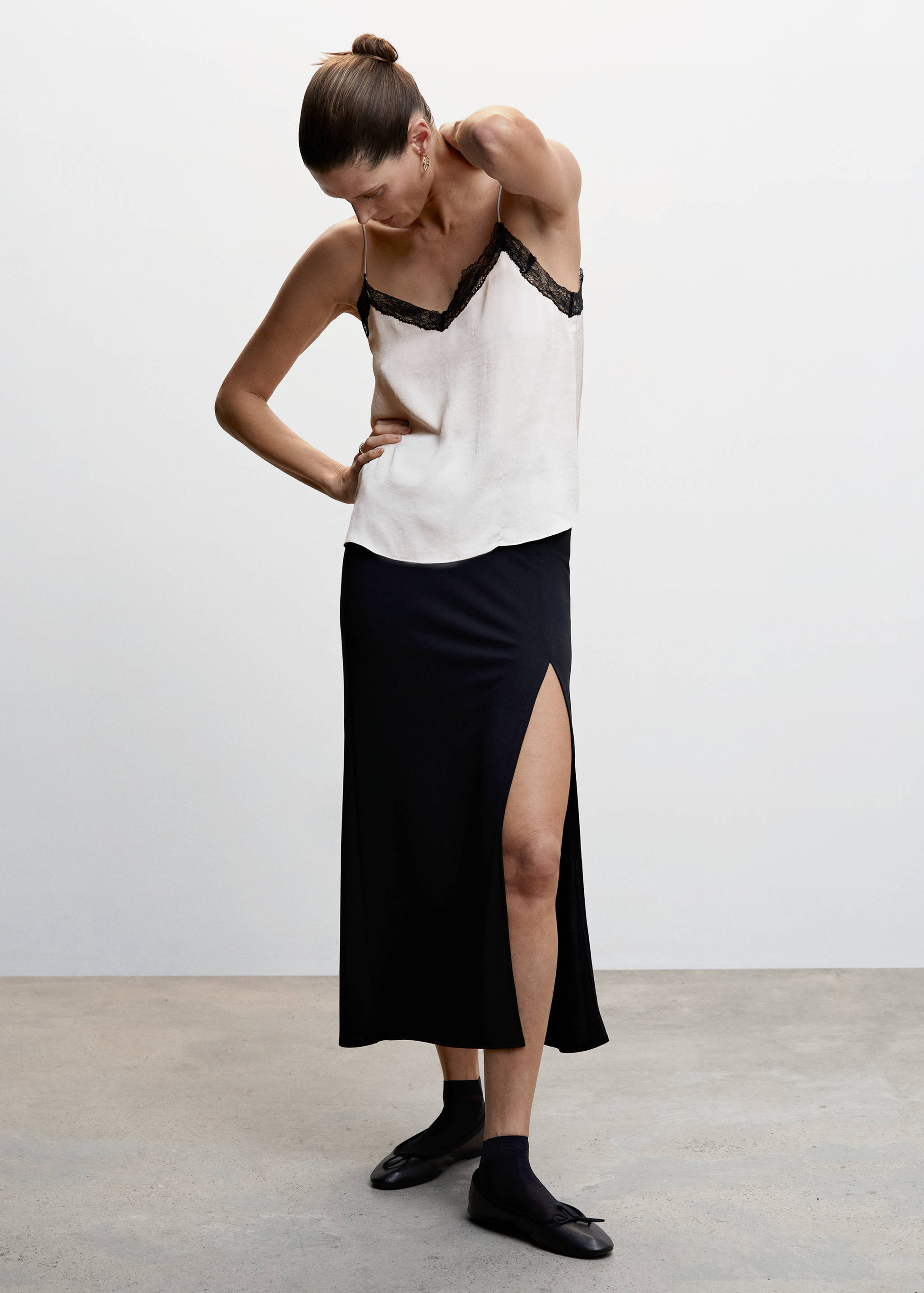 ثوب علوي طراز ثوب داخلي تطريز - رؤية عامة