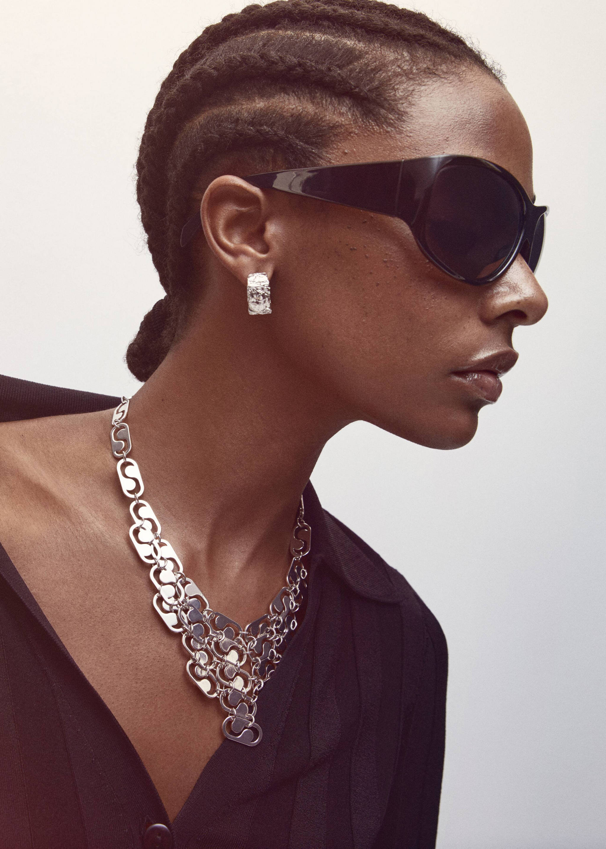 عقد بقلادة متصلين - رؤية عامة