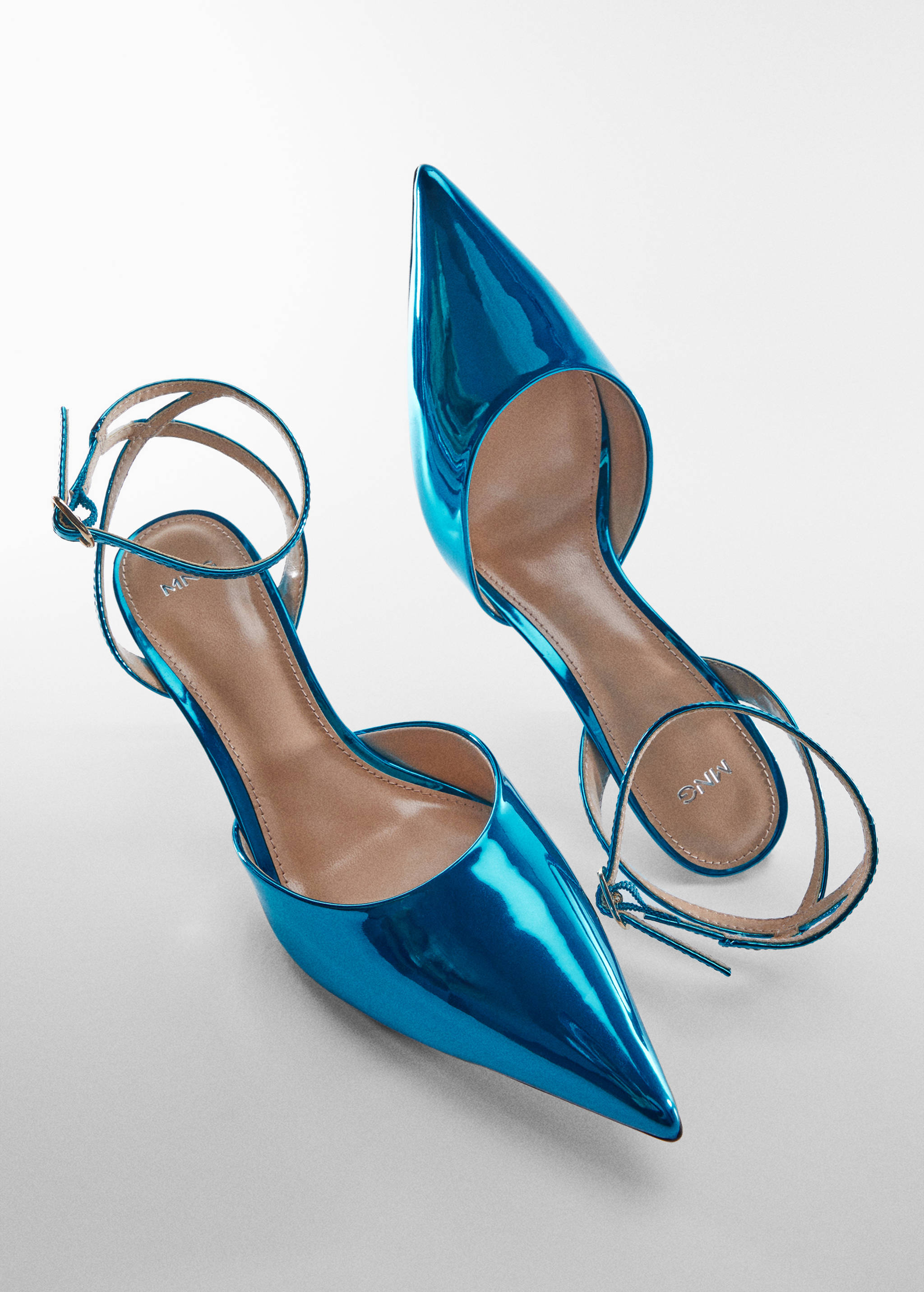 Metallic heel shoes - General plane