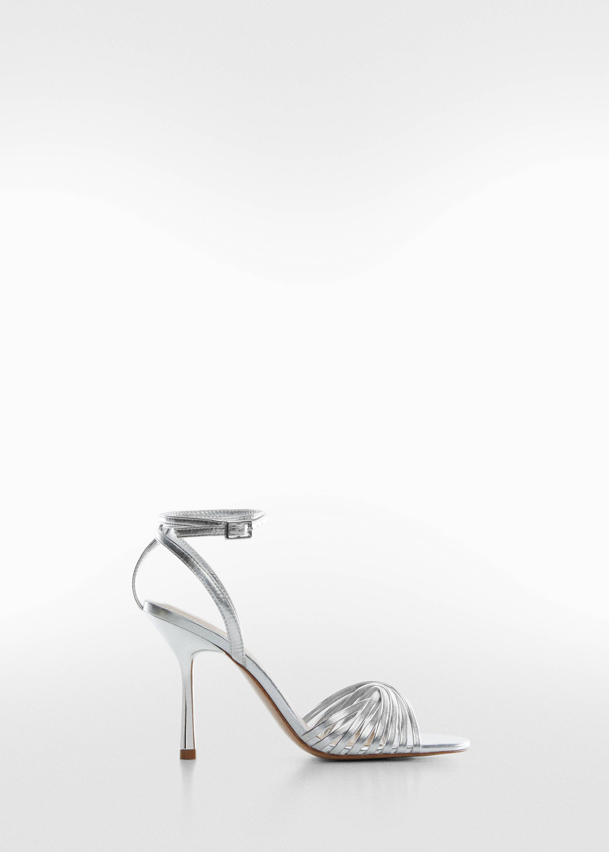 Sandales à lanières et talon - Article sans modèle