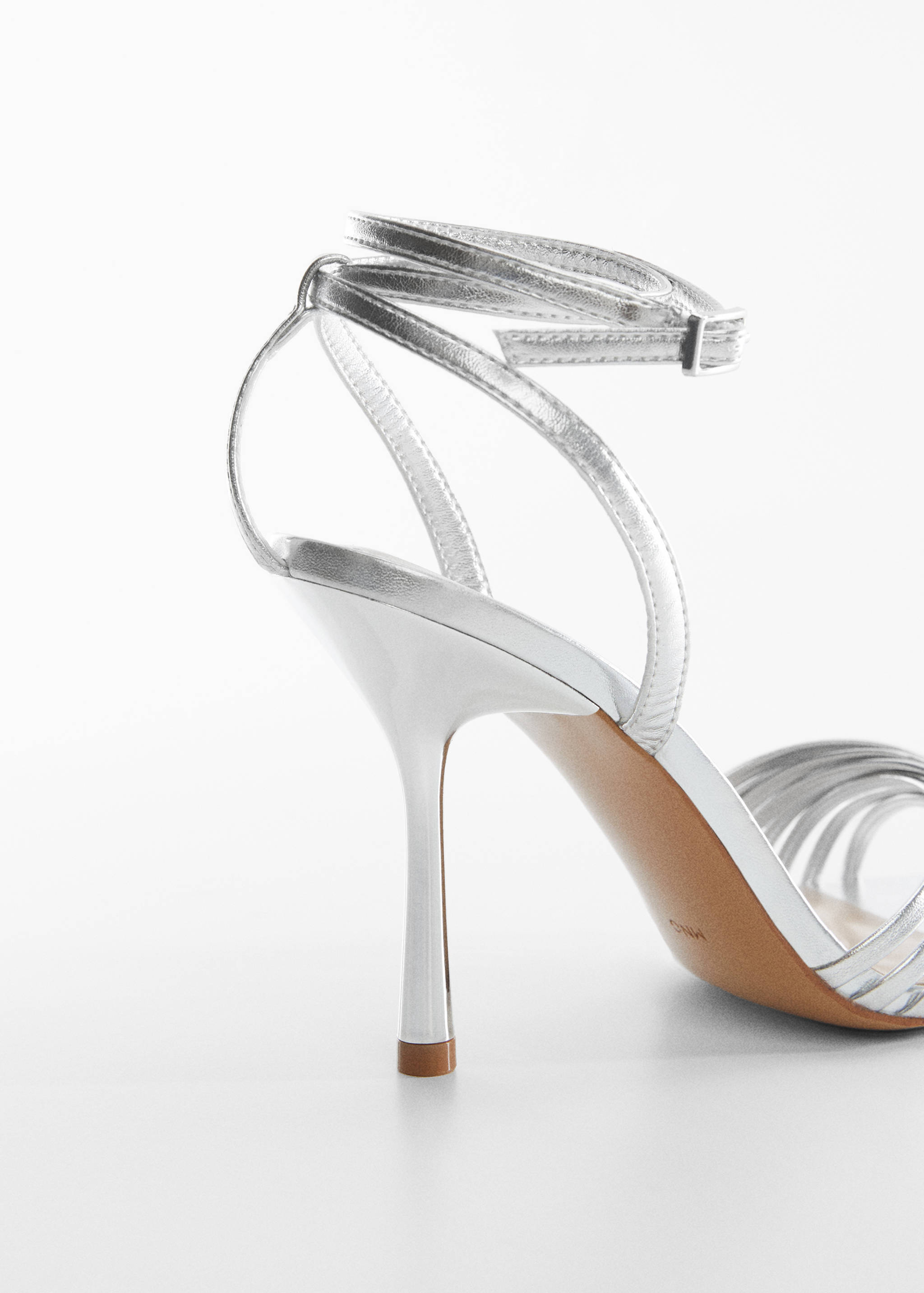 Sandales à lanières et talon - Détail de l'article 1