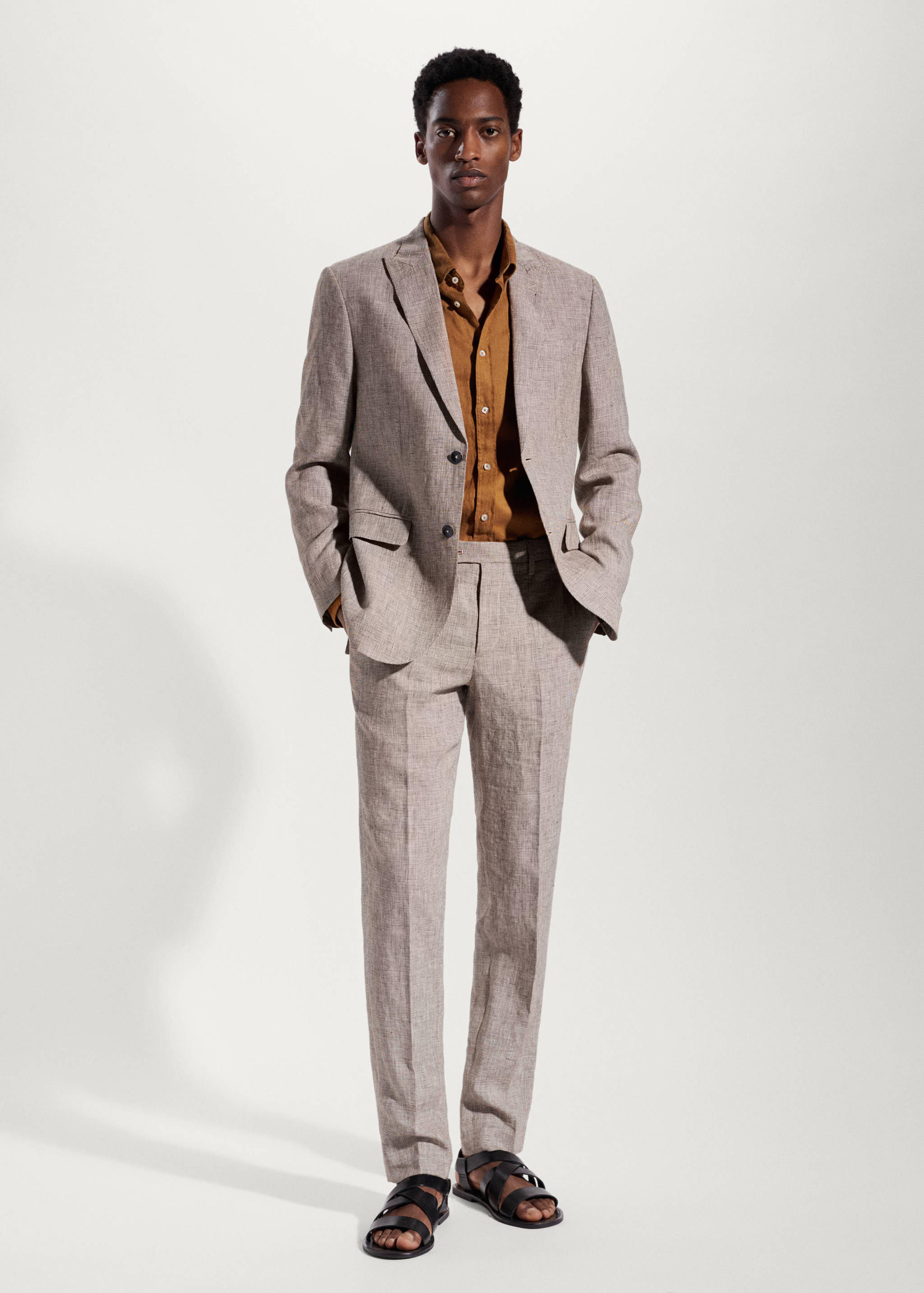 Camisa slim fit 100% lino - Plano general