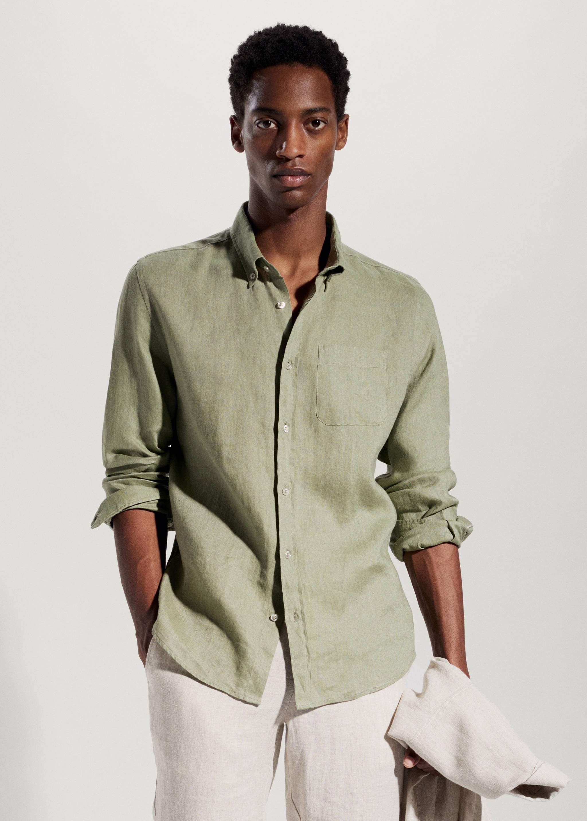 Camisa slim fit 100% lino - Plano medio