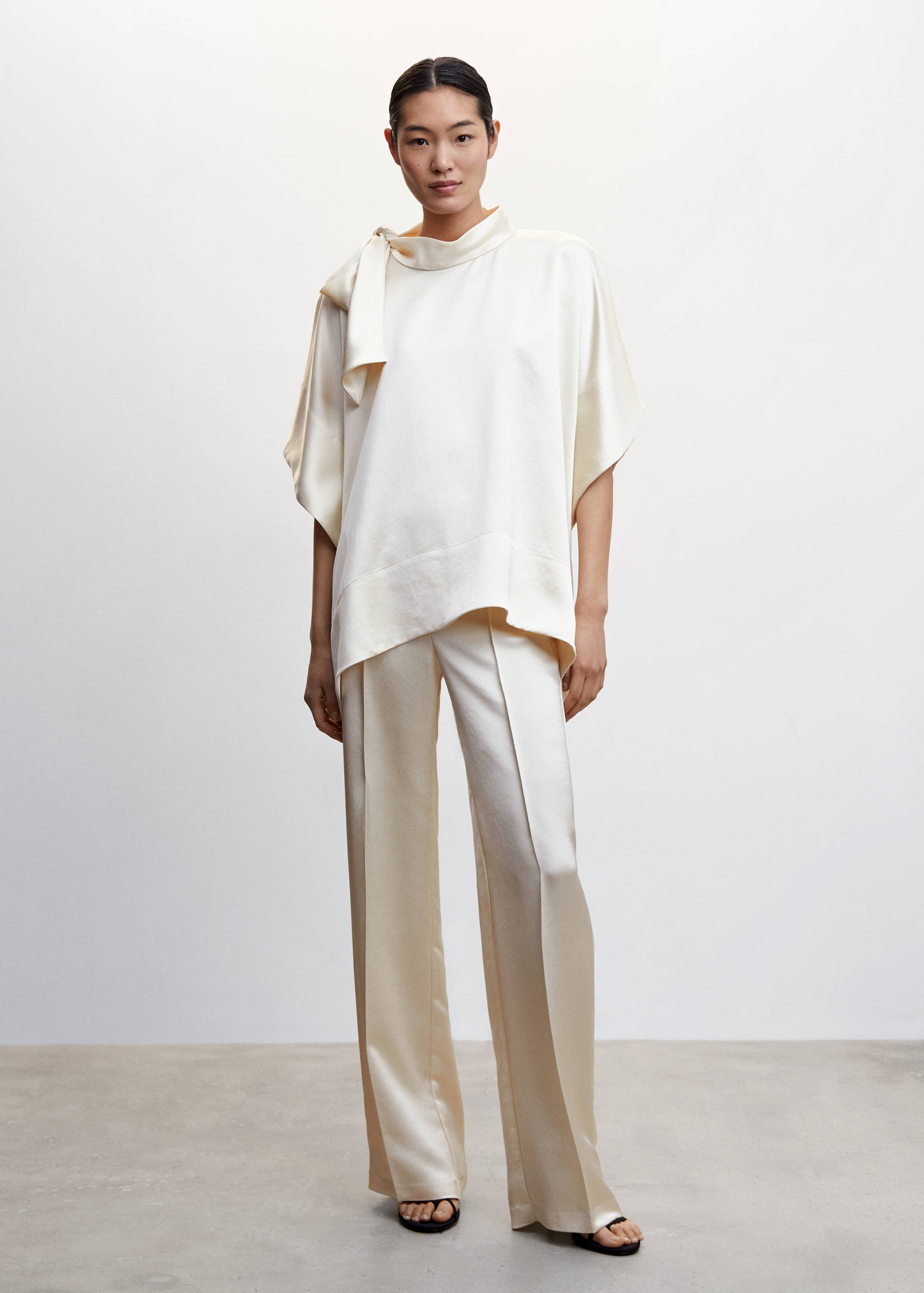 Сатиновые брюки - Общий план