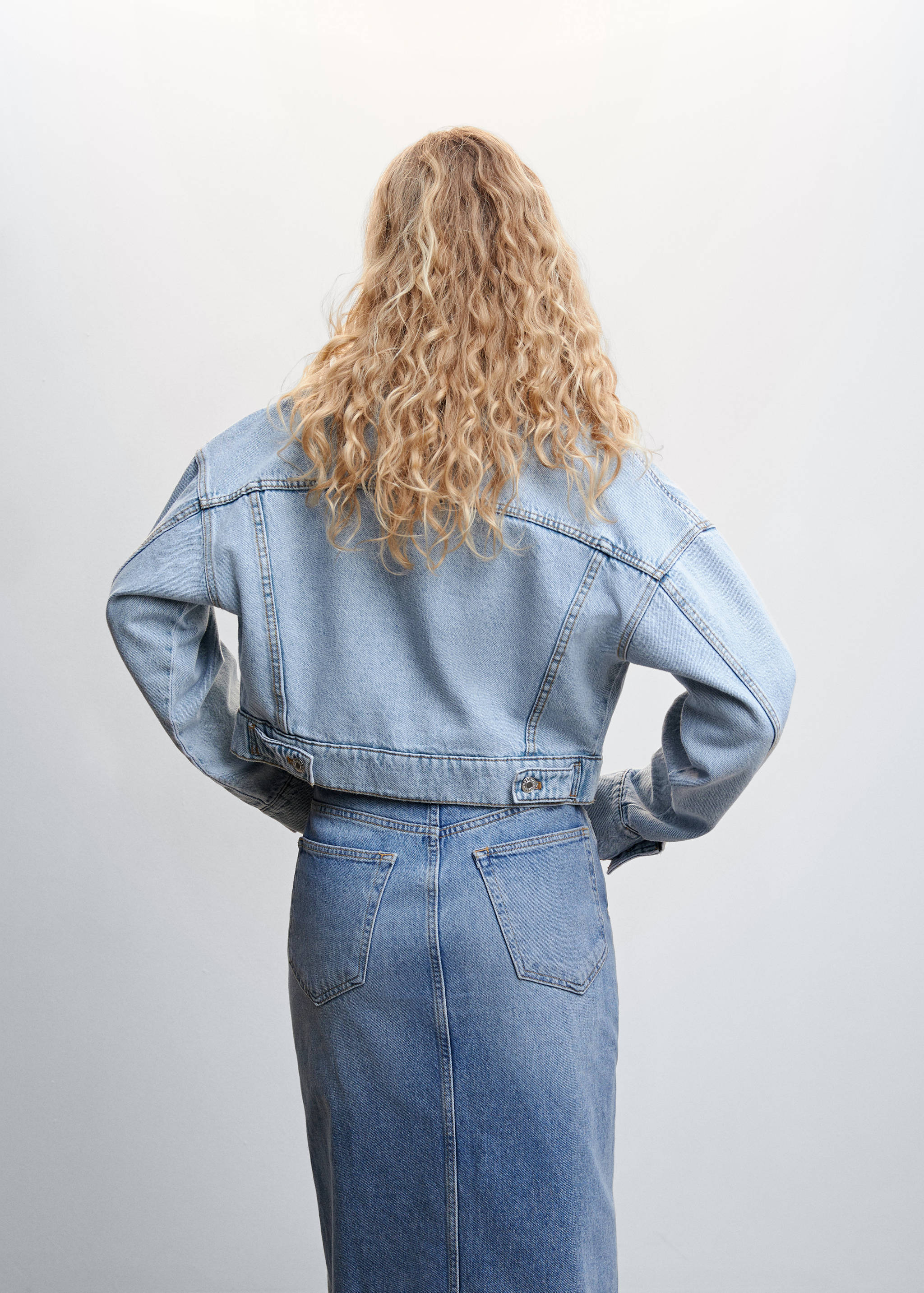 Cazadora vaquera crop  - Reverso del artículo