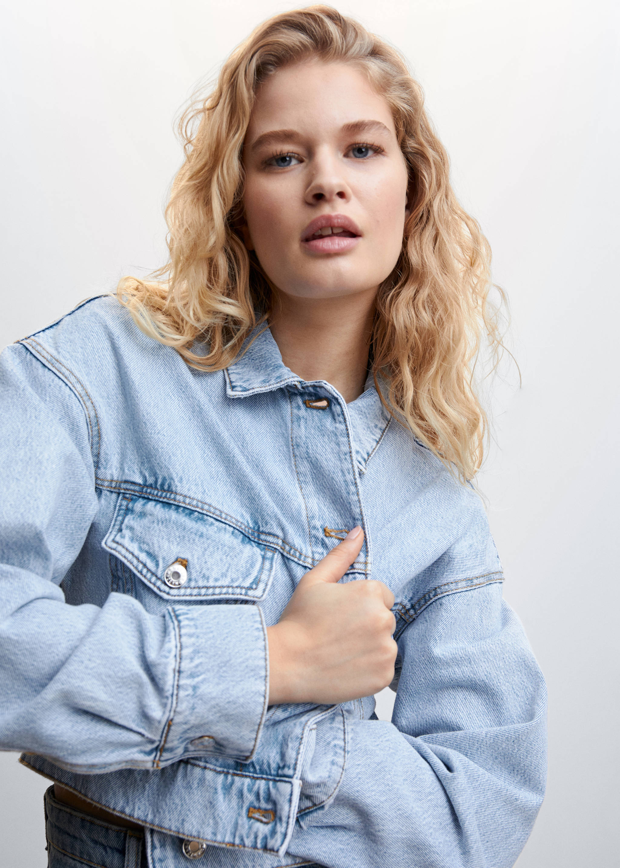 Cazadora vaquera crop  - Detalle del artículo 1