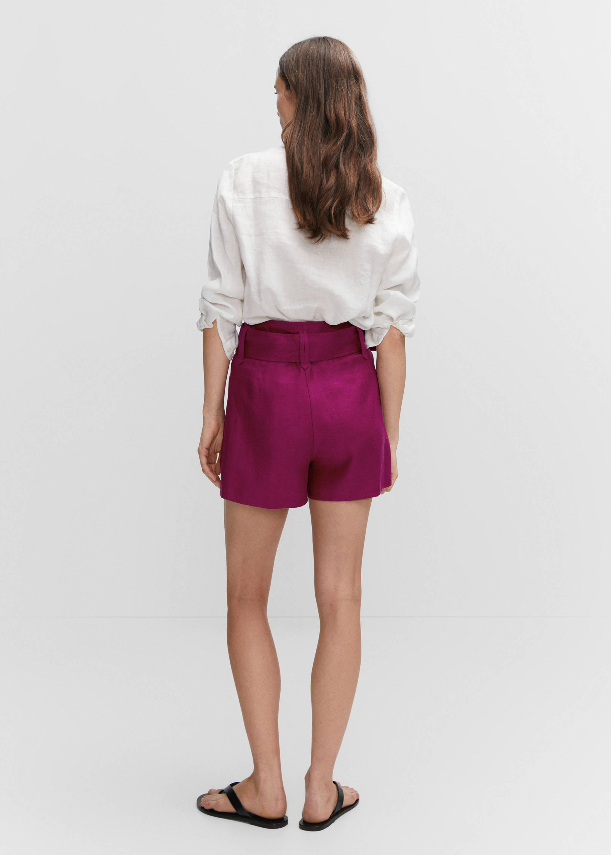 Льняные шорты с поясом - Обратная сторона изделия