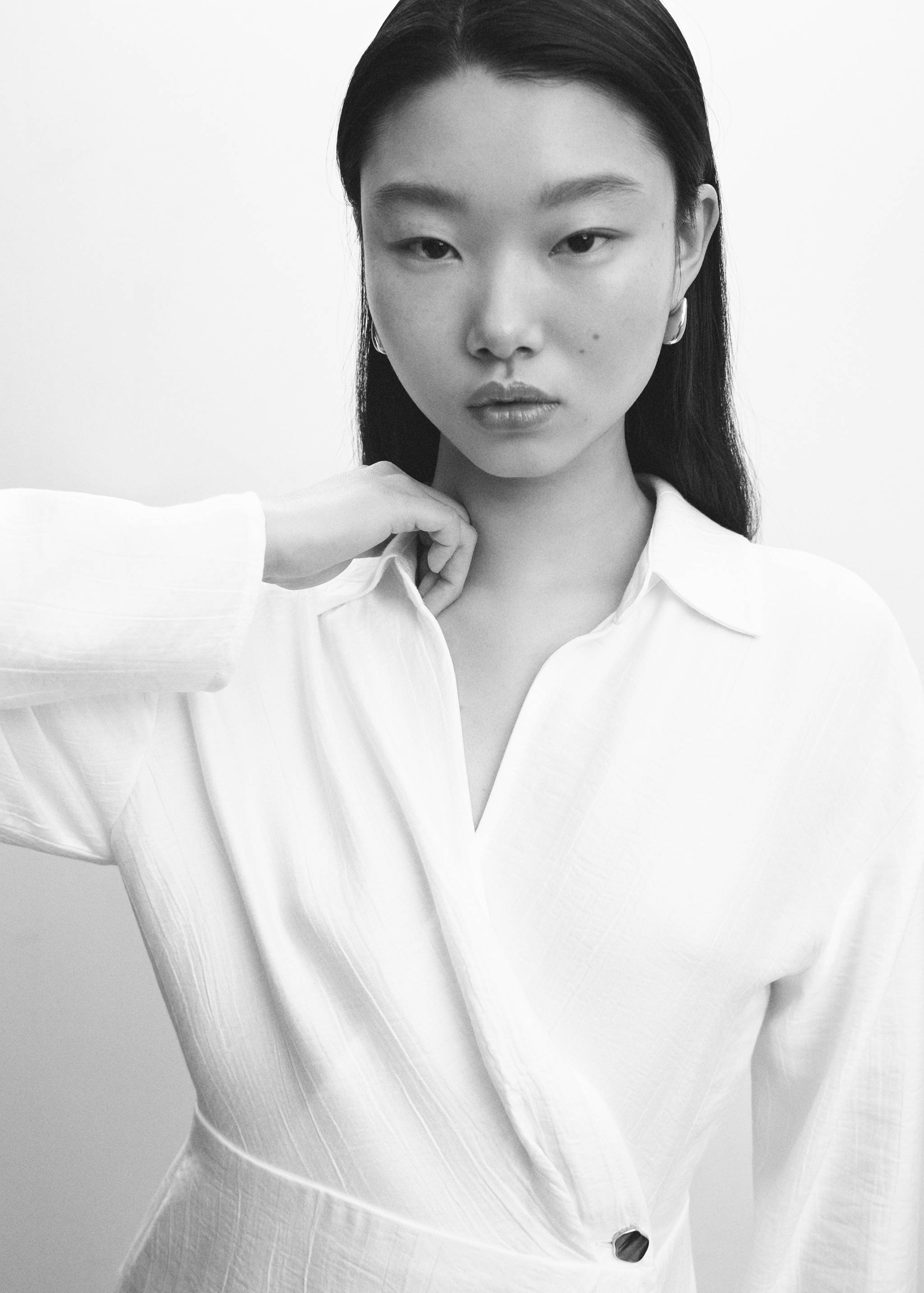 Vestido cruzado com botão - Pormenor do artigo 1