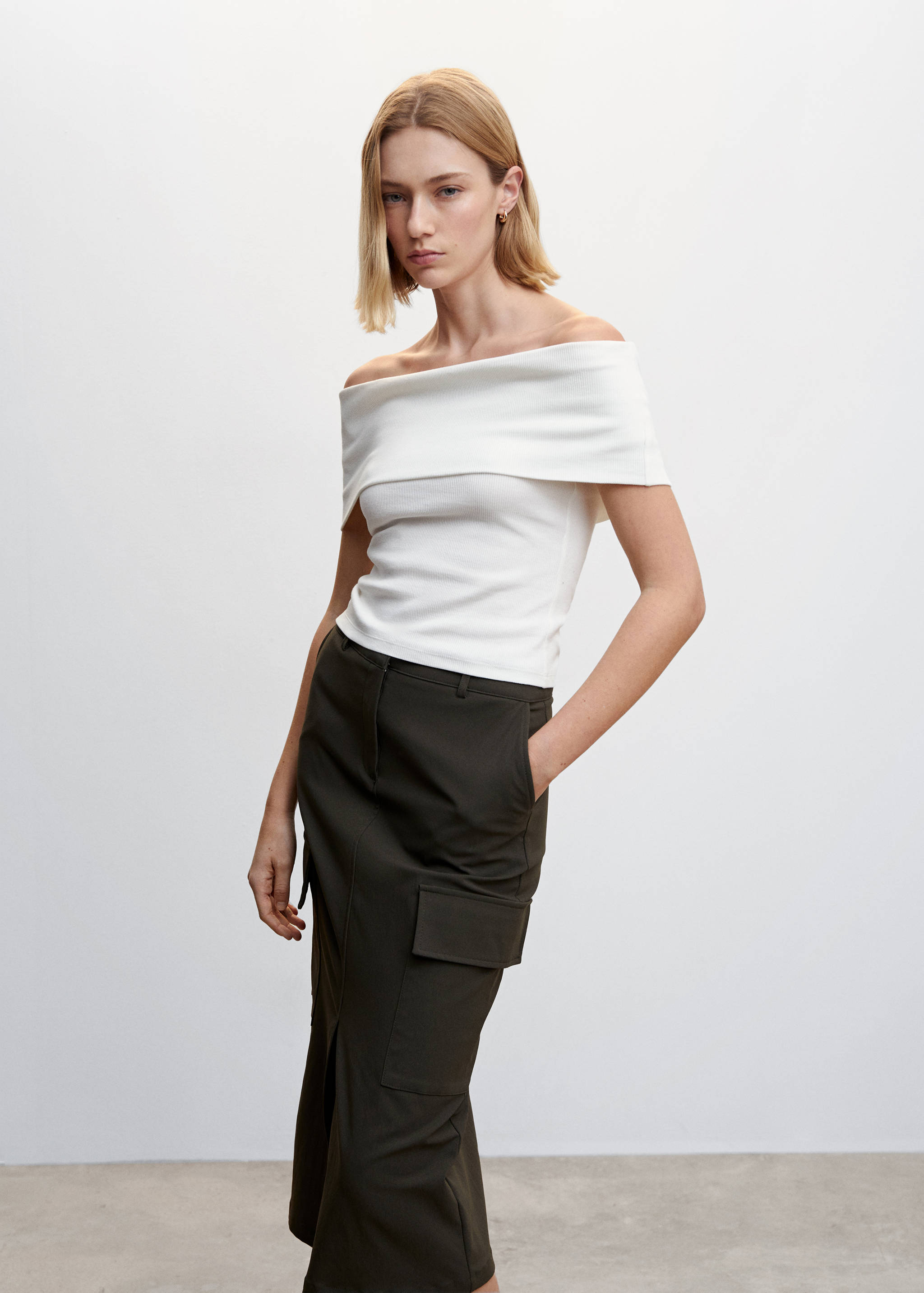 Off-shoulder top - Medium plane
