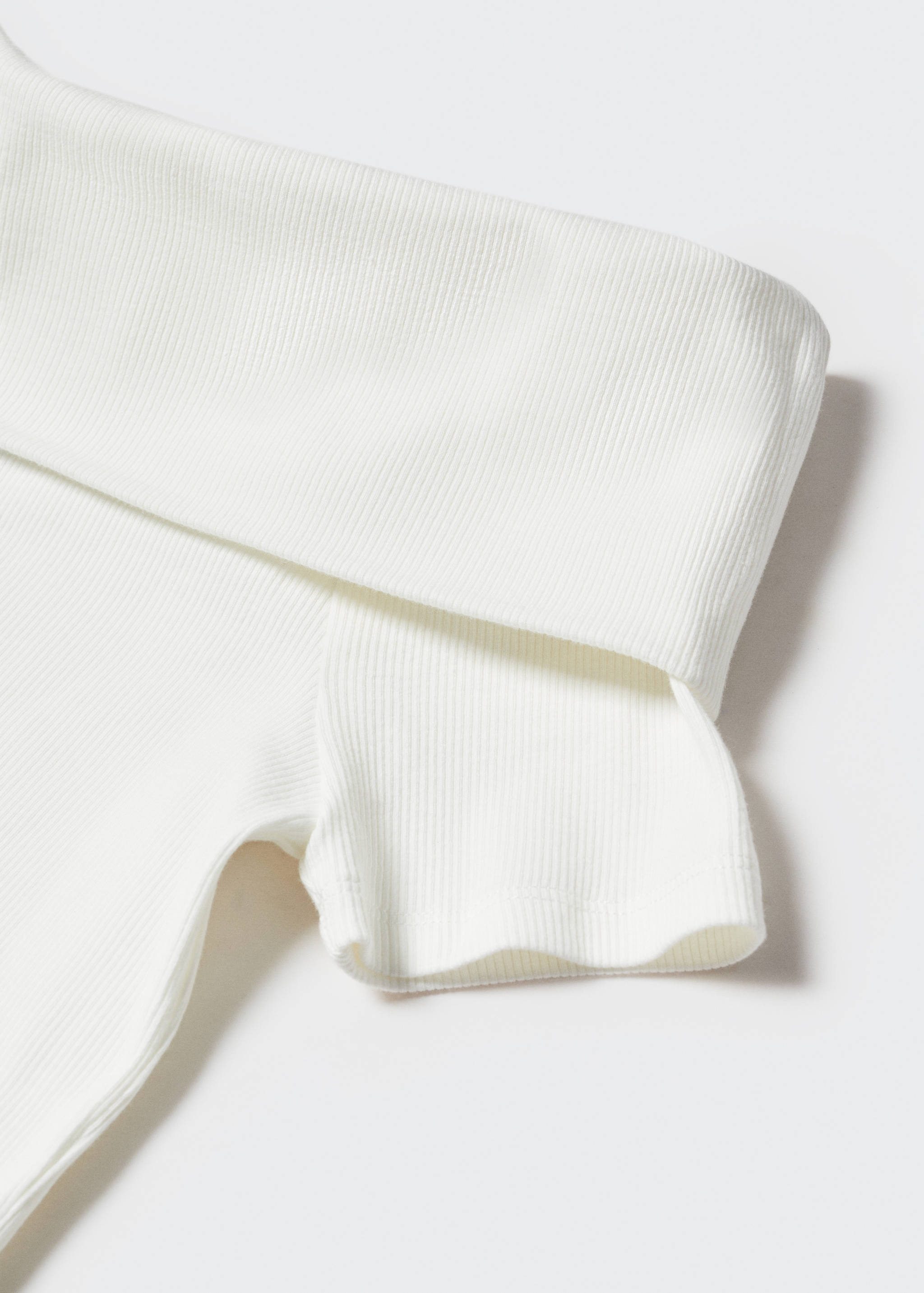Off-shoulder top - Details of the article 8