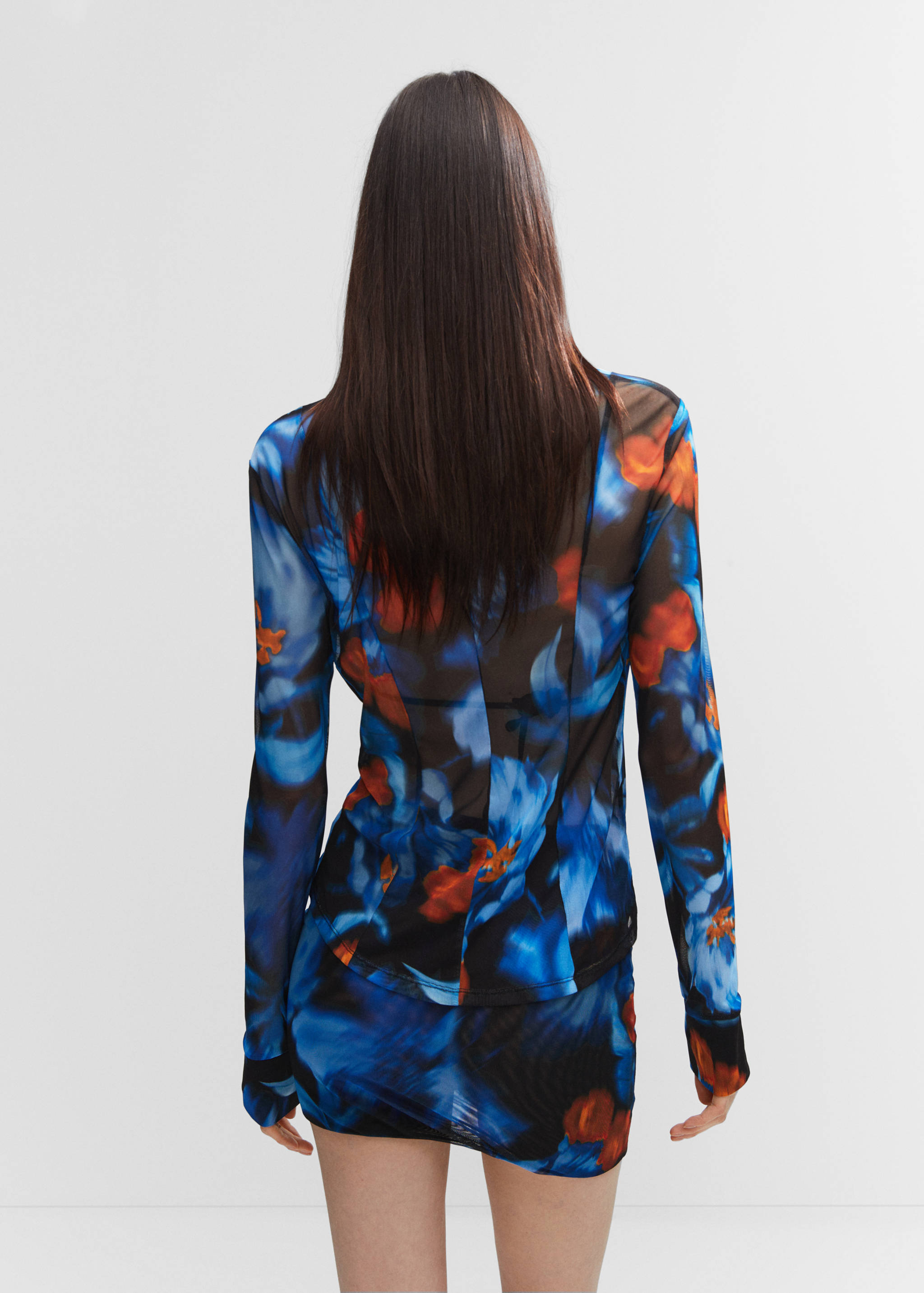 Рубашка из шифона с цветами - Обратная сторона изделия