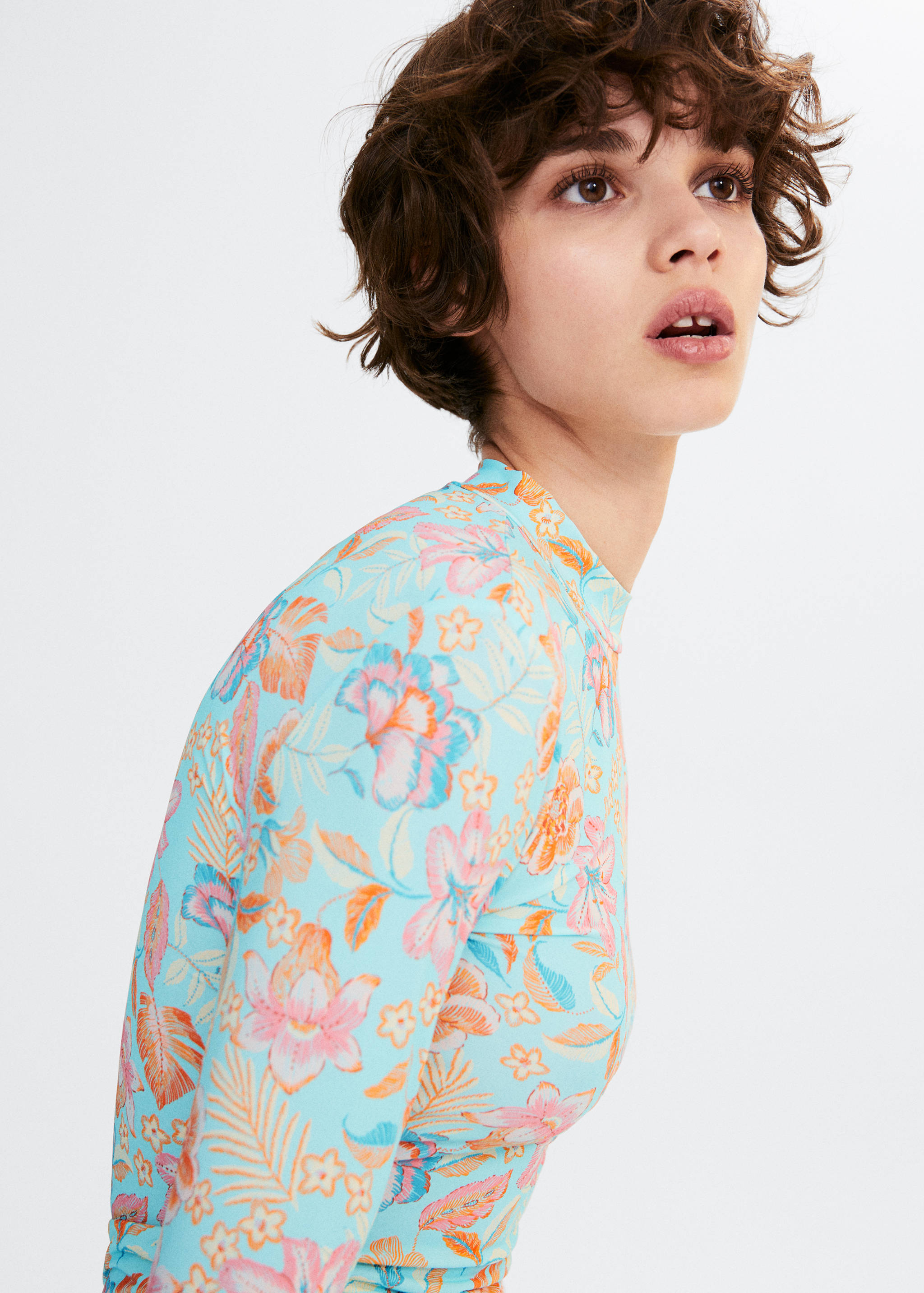 Printed turtleneck t-shirt - Details of the article 1