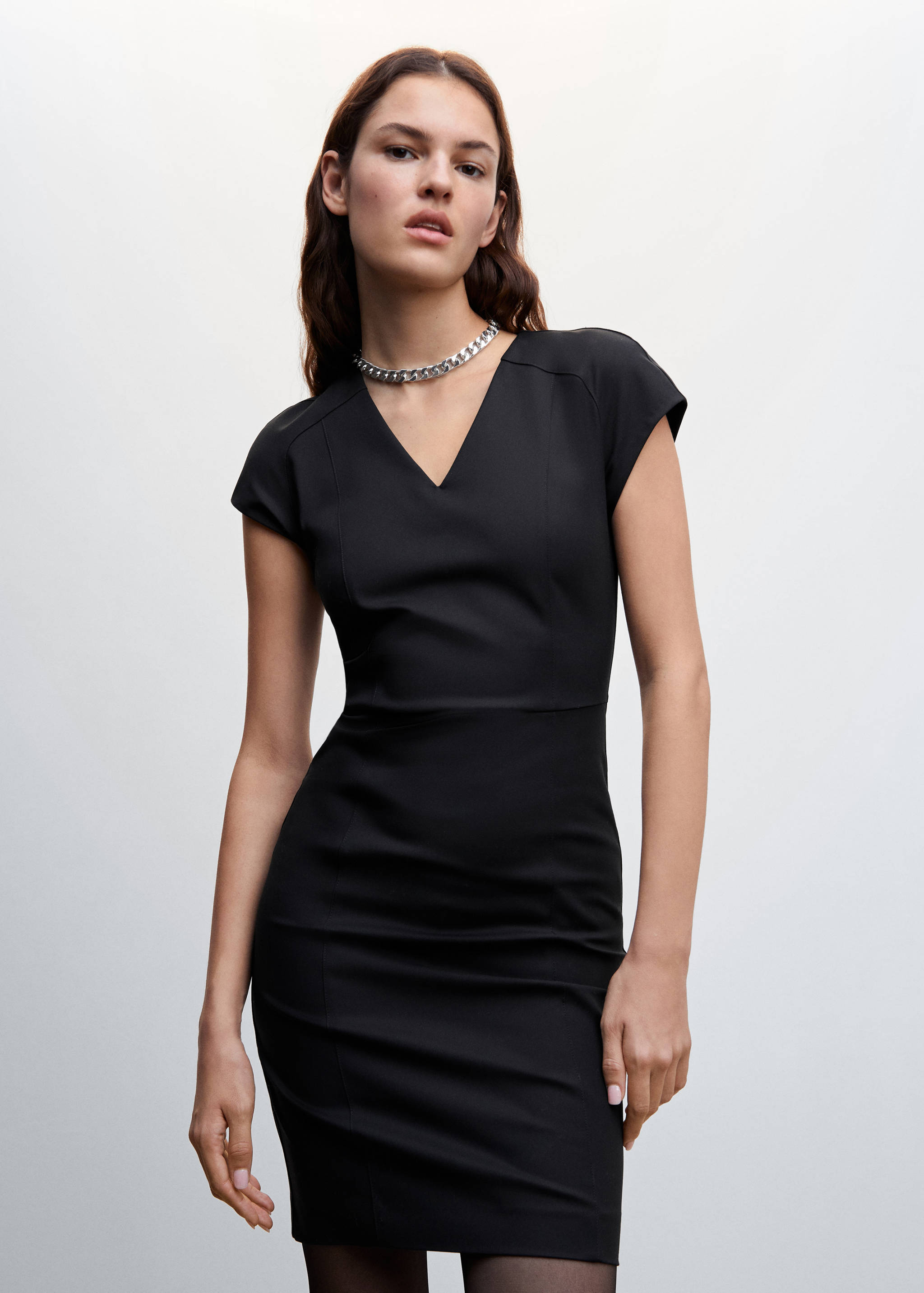 Robe courte cintrée - Plan moyen