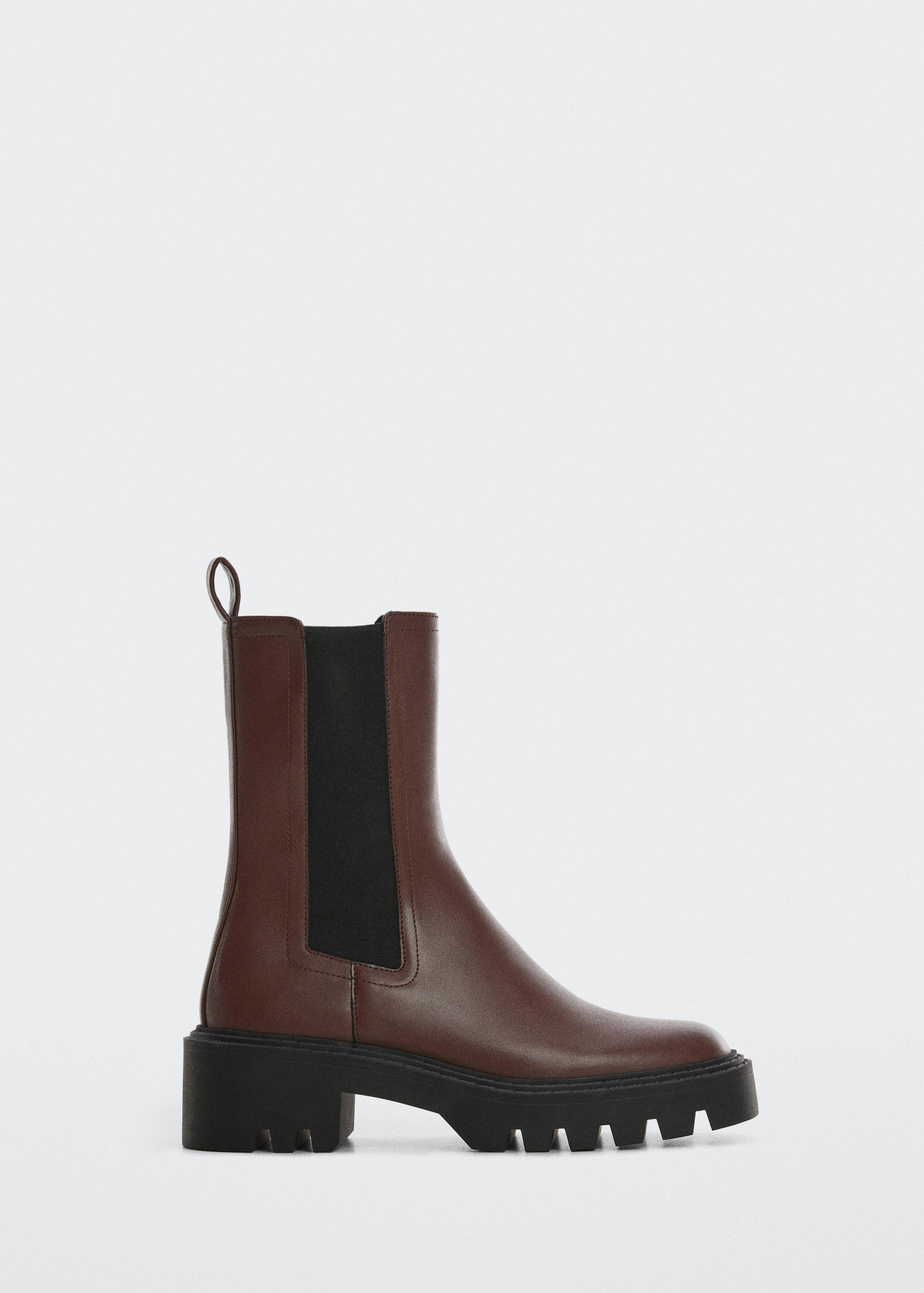 Track outsole boots - Article without model