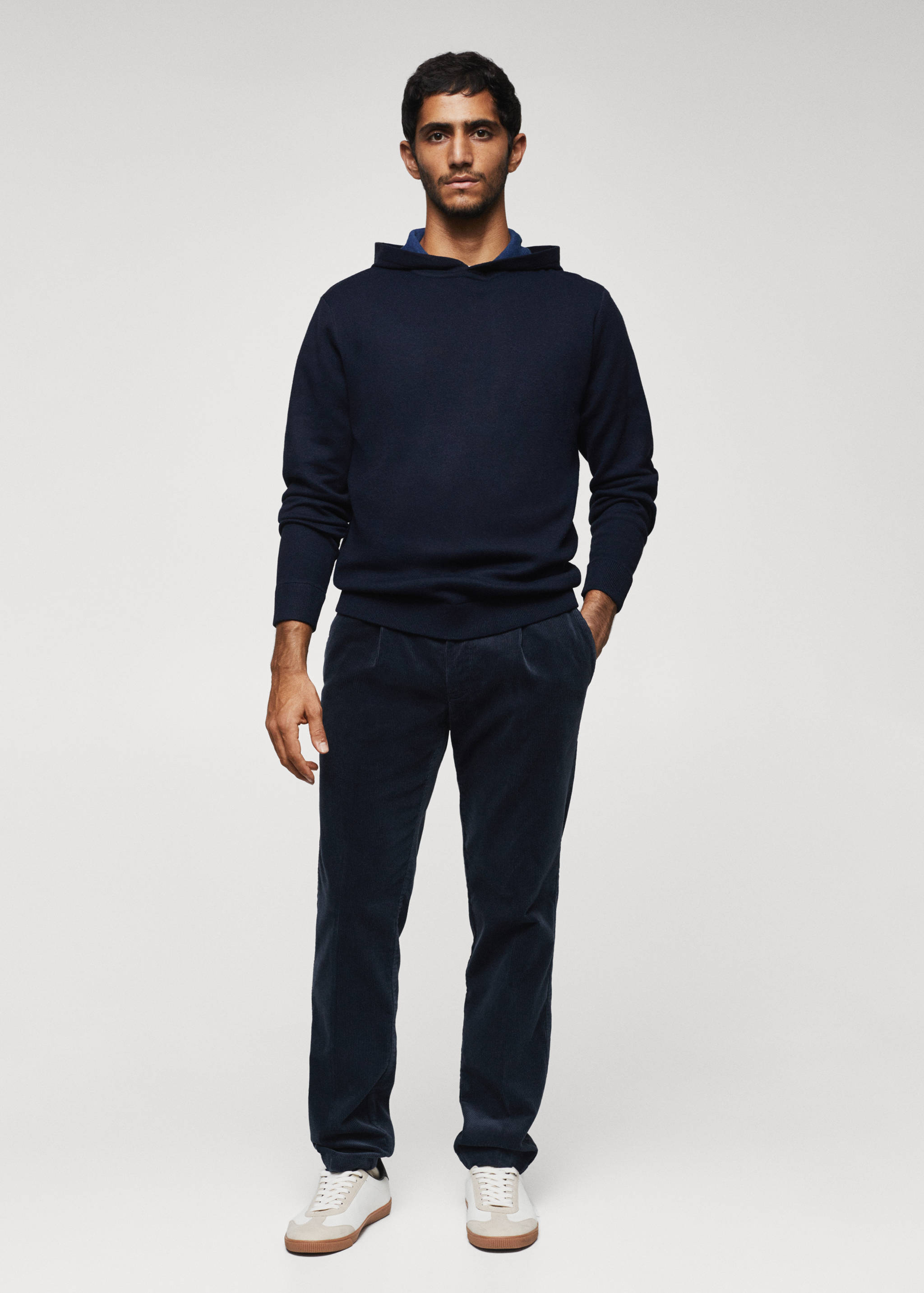 Хлопковый джемпер с капюшоном - Общий план