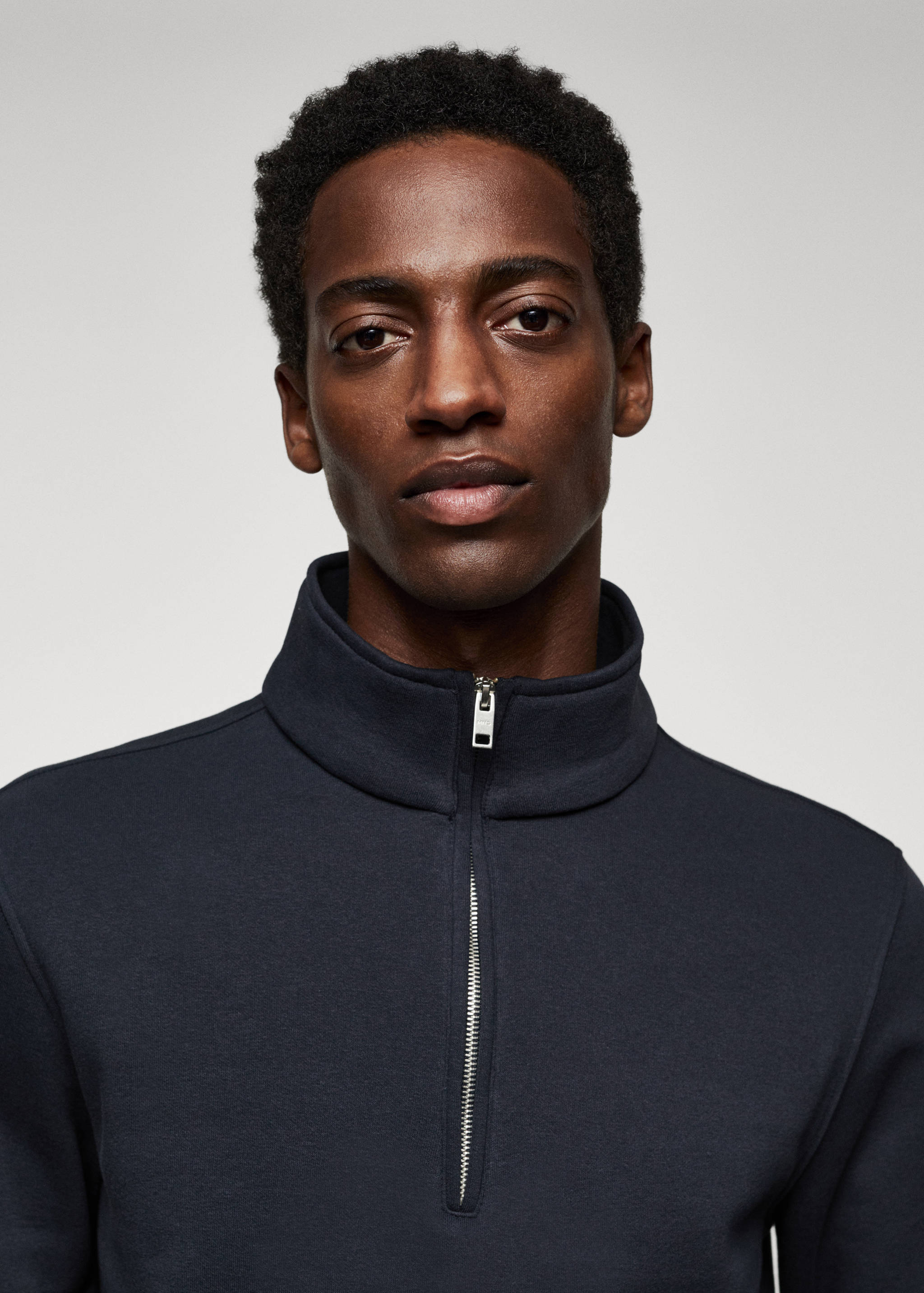 Хлопковый свитшот с воротником на молнии - Деталь изделия 1