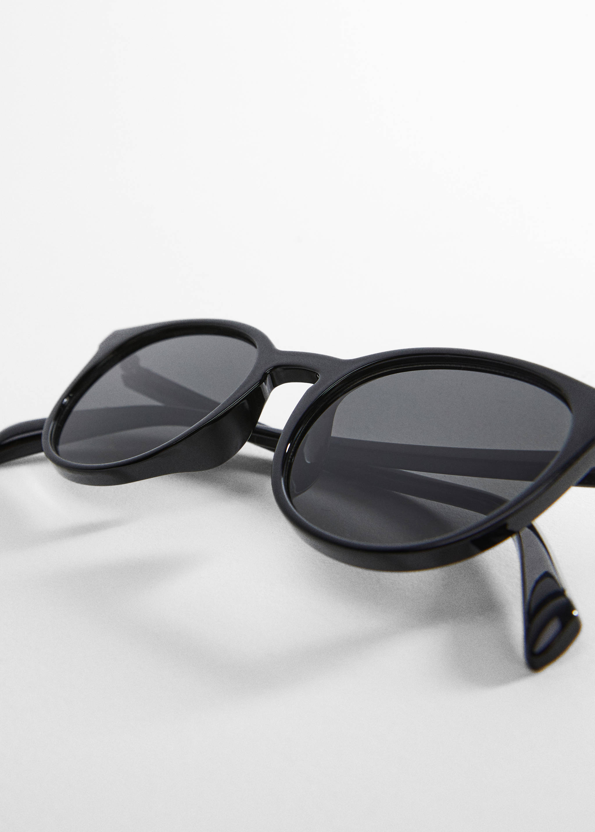 Resin frame sunglasses - Details of the article 5