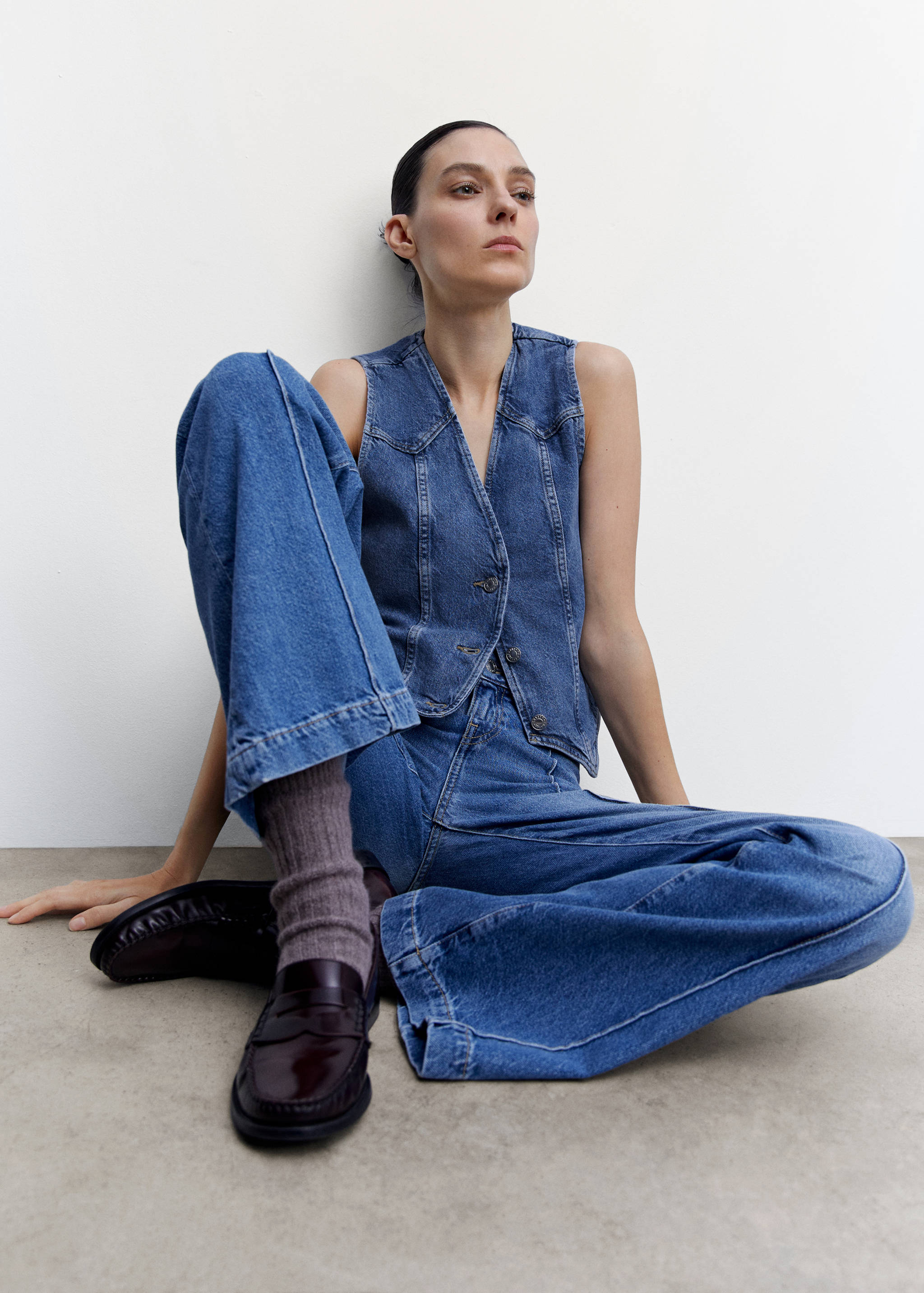 Жилет из денима с декоративными строчками - Деталь изделия 2