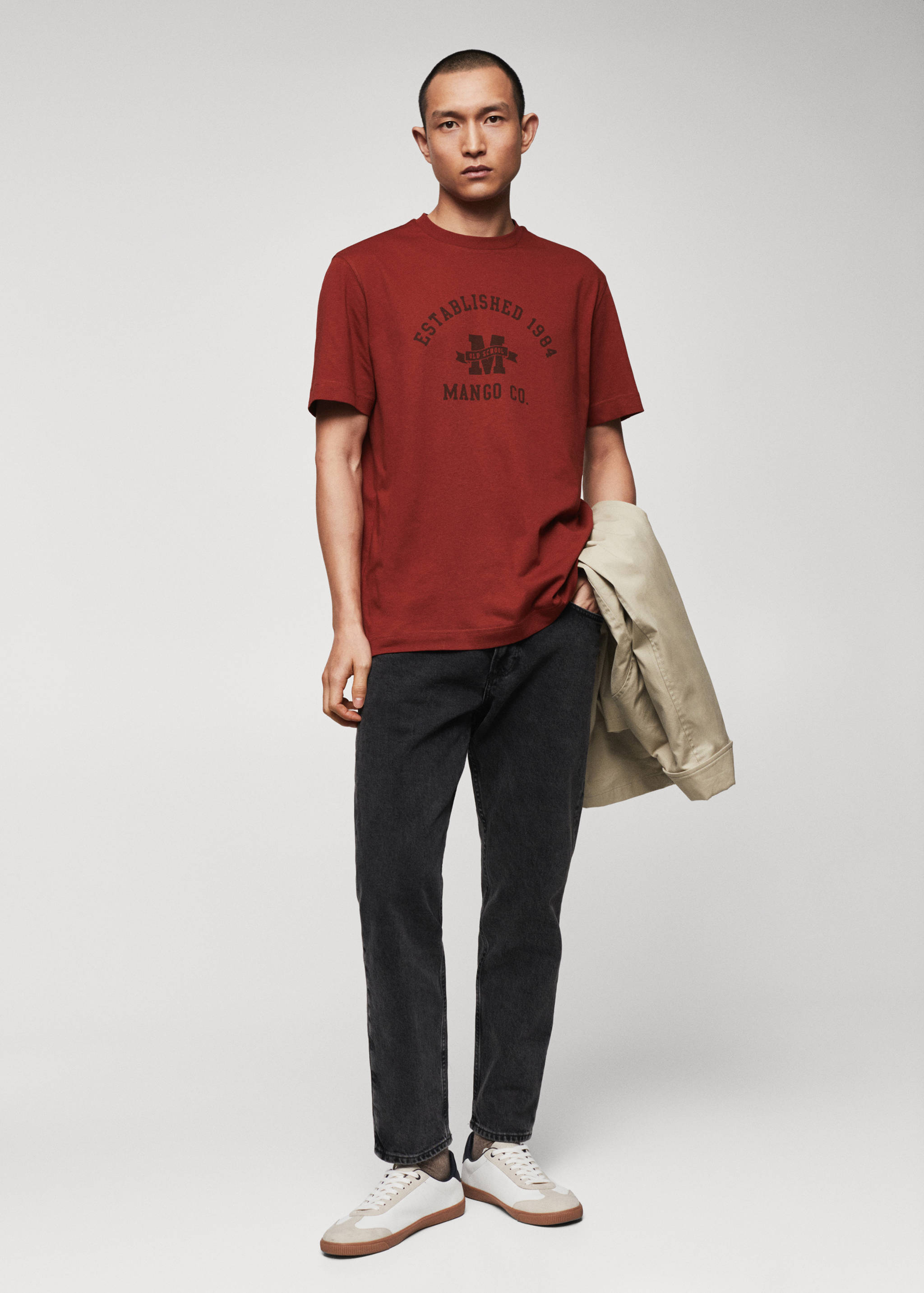 T-shirt coton style universitaire  - Plan général