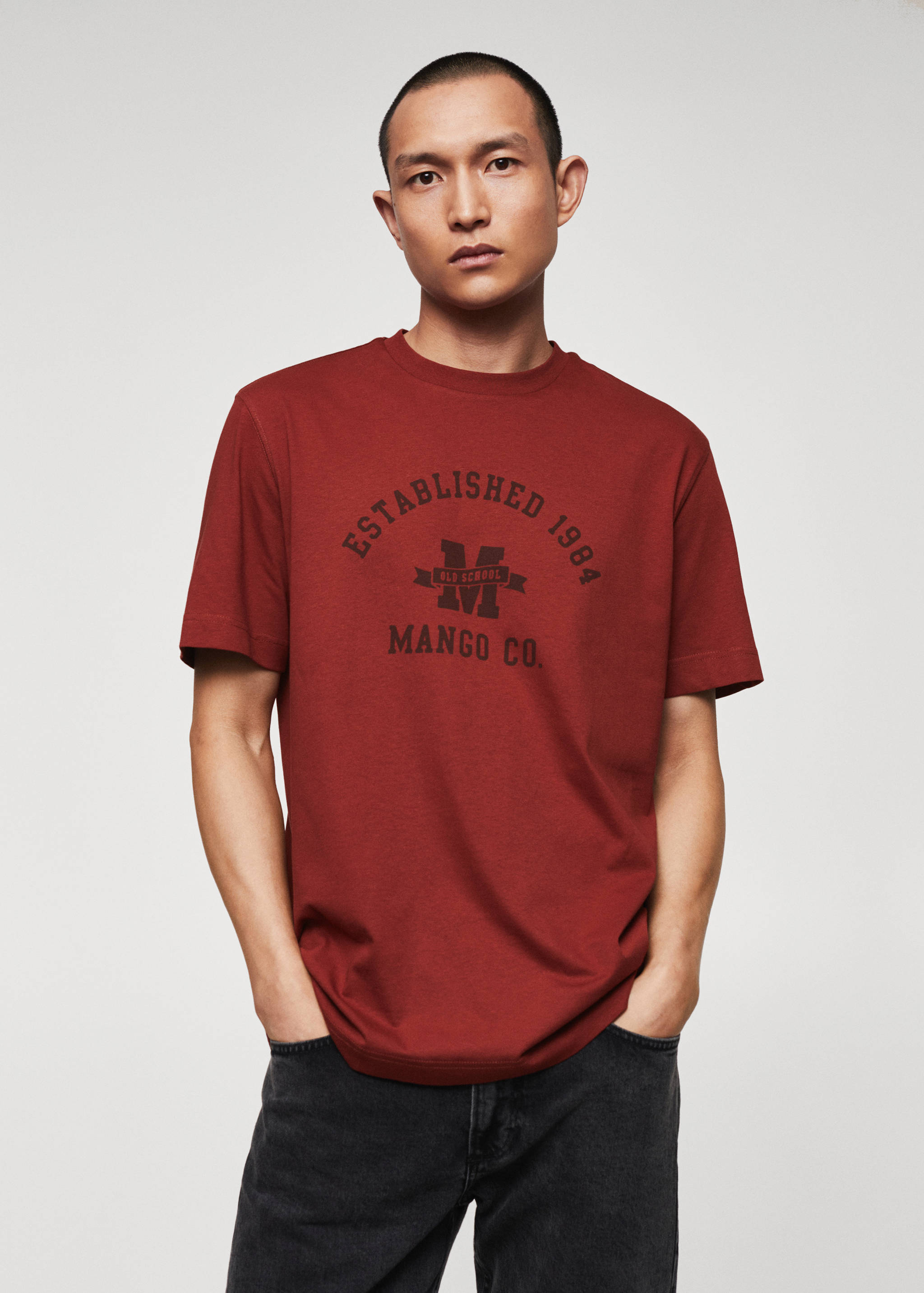 T-shirt coton style universitaire  - Plan moyen