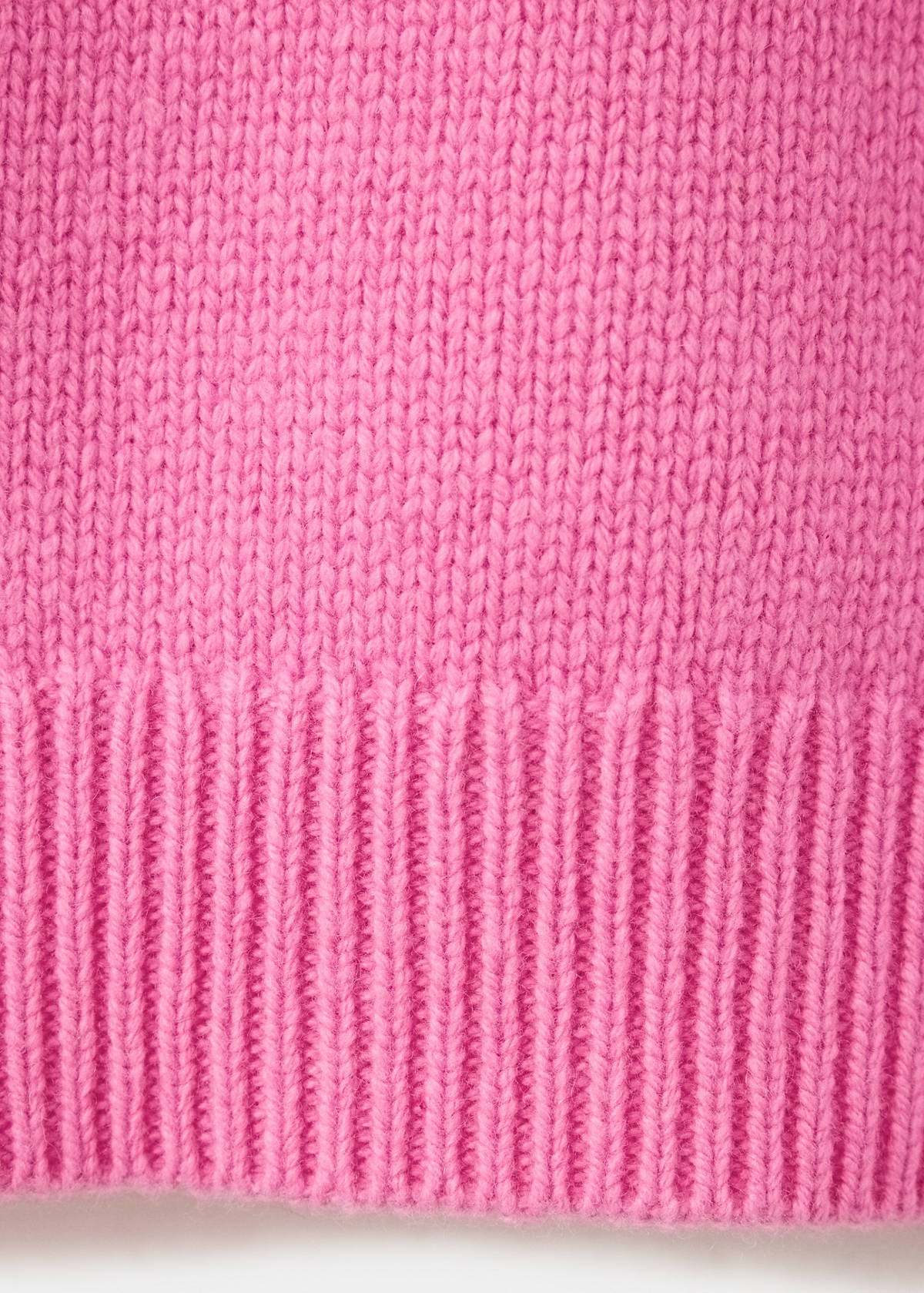 V-neck wool sweater — Fuchsia