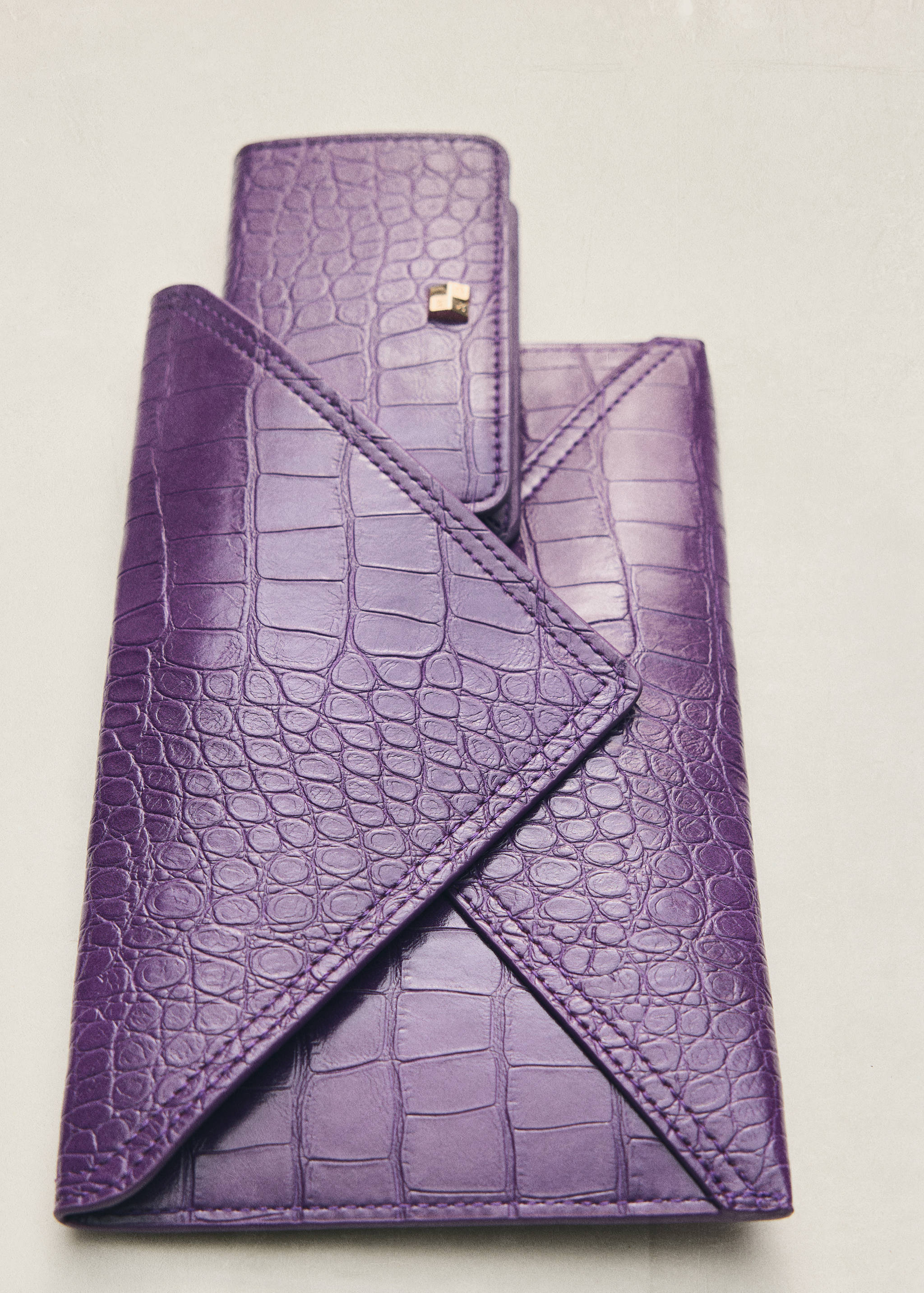 Glossy coconut pouch - Details of the article 5