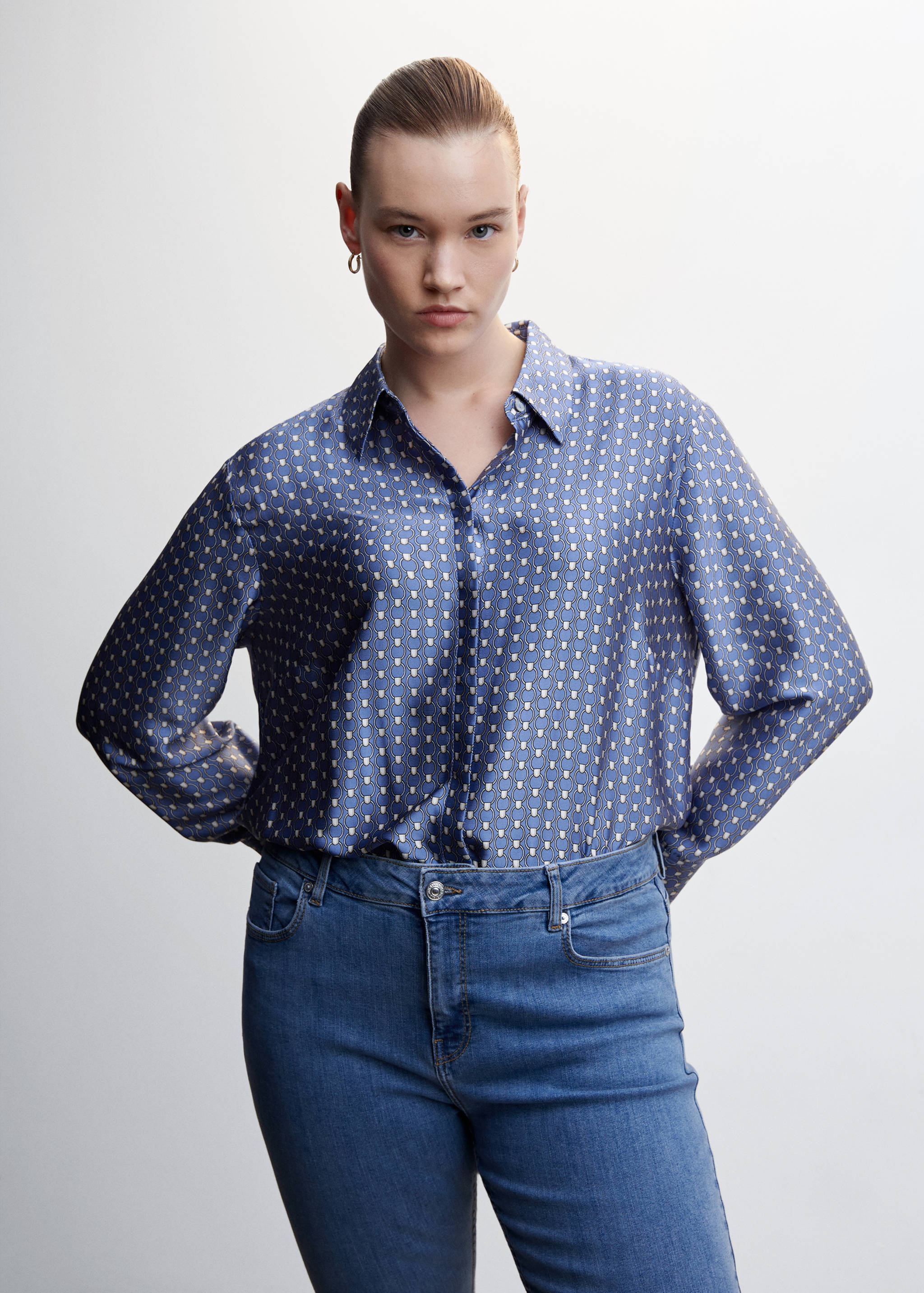 Satin finish flowy shirt - Details of the article 5