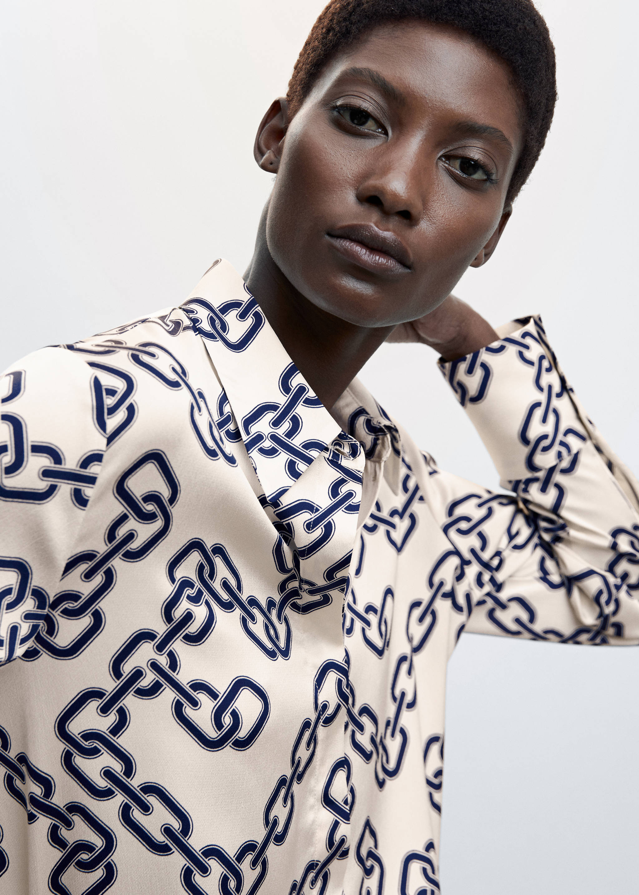 Satin finish flowy shirt - Details of the article 1