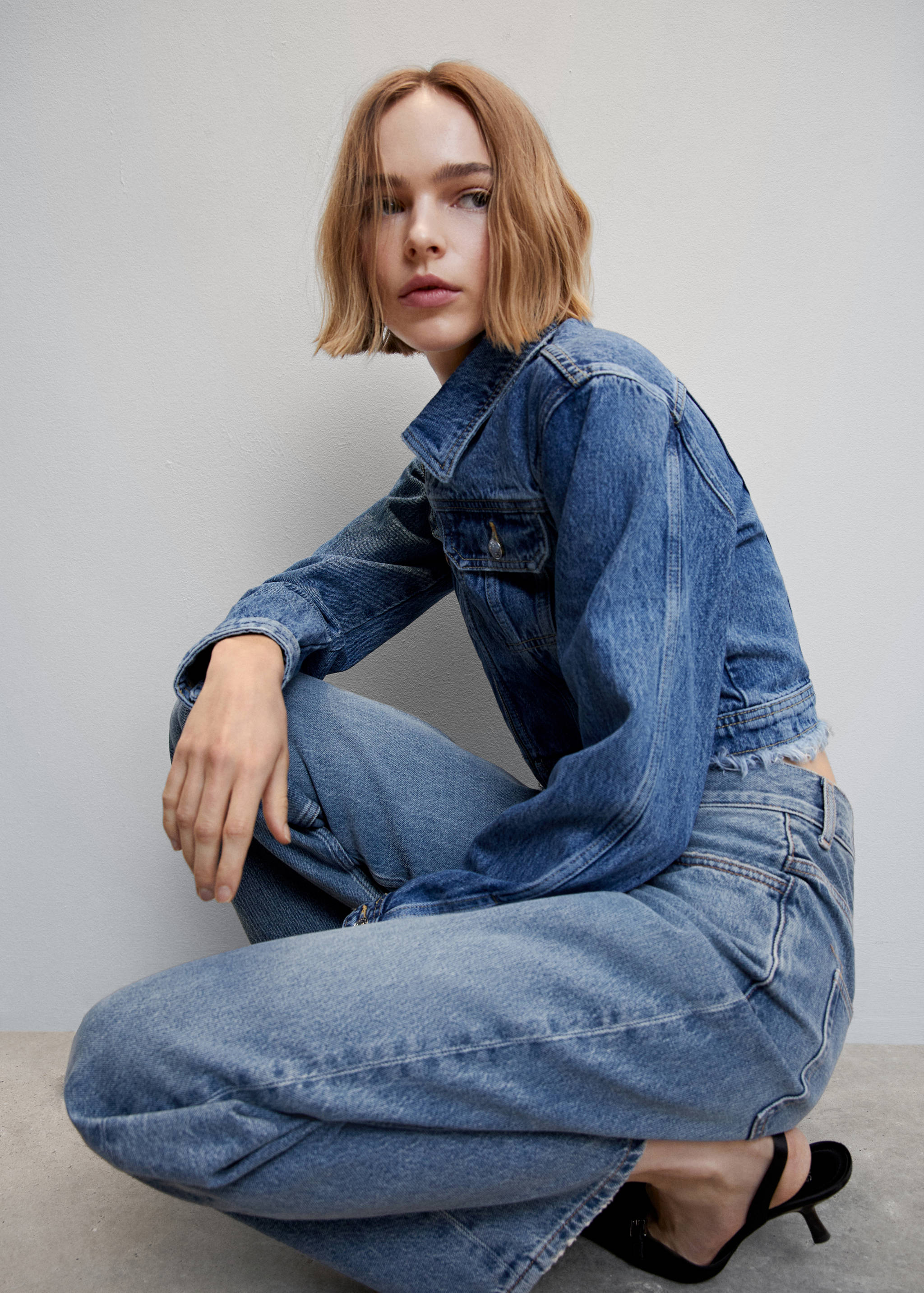 Low-rise loose-fit wideleg jeans - Details of the article 2