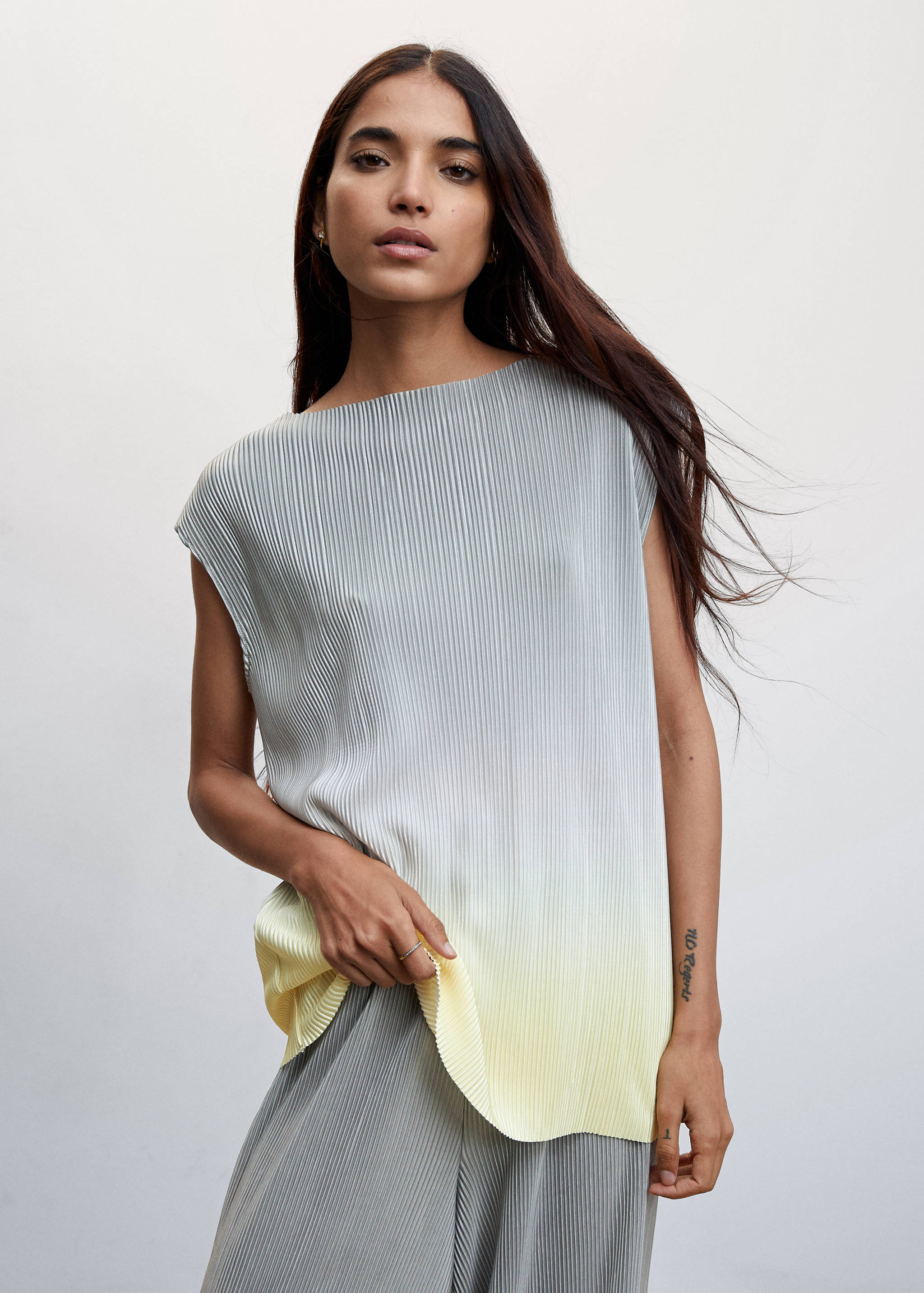 Top plissé à bretelles - Plan moyen