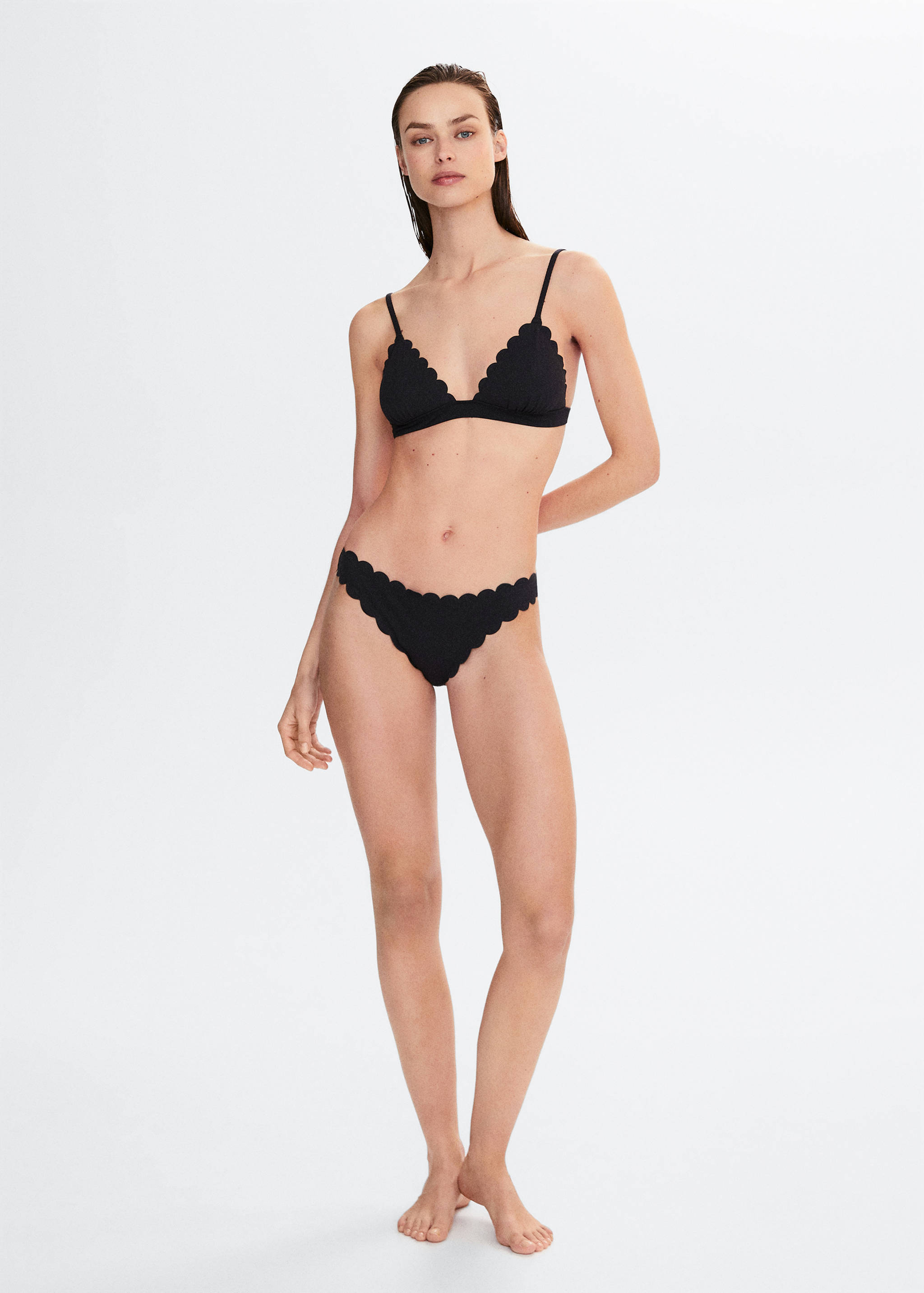 Scalloped bikini top - General plane