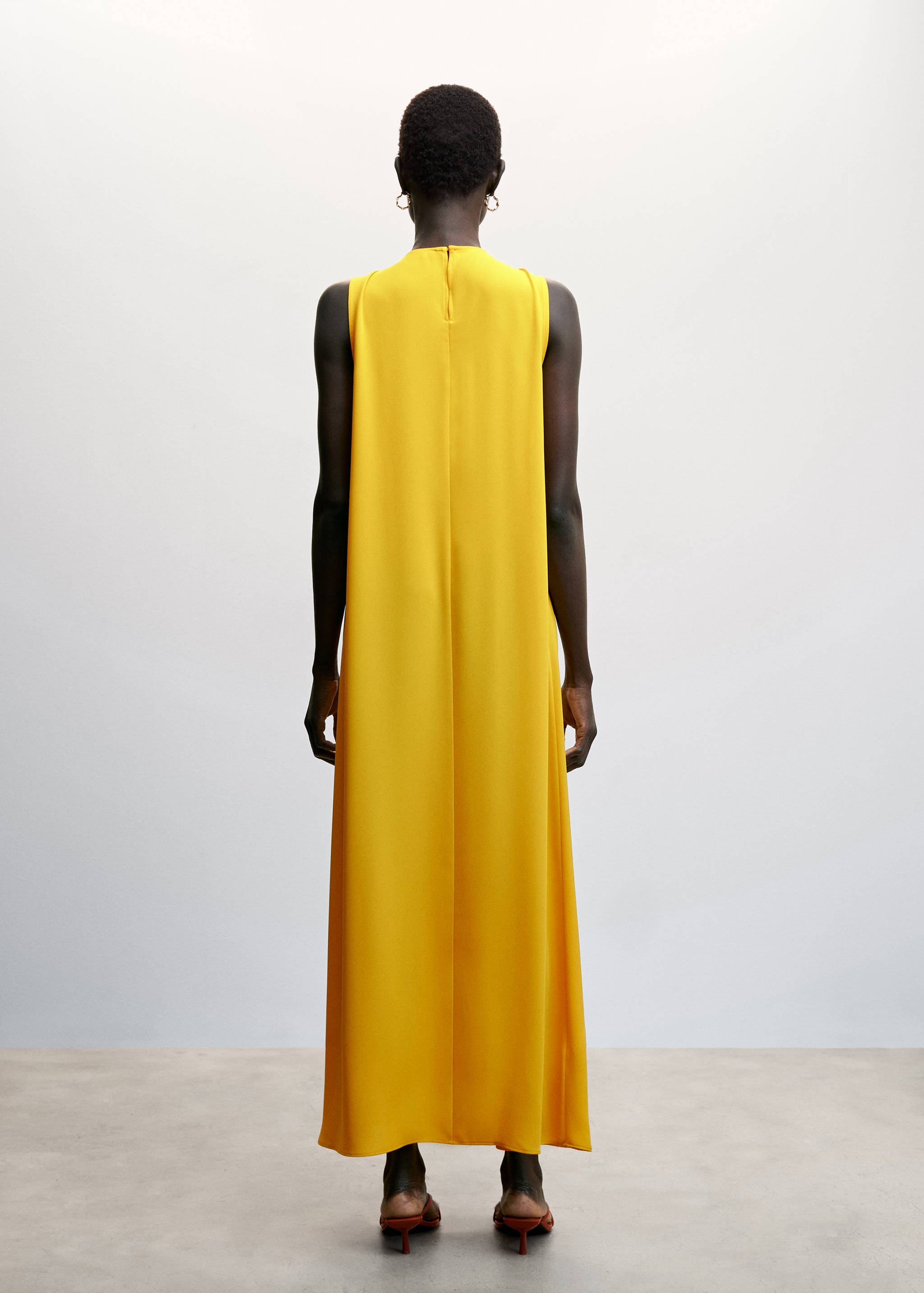 Robe avec découpe - Verso de l’article