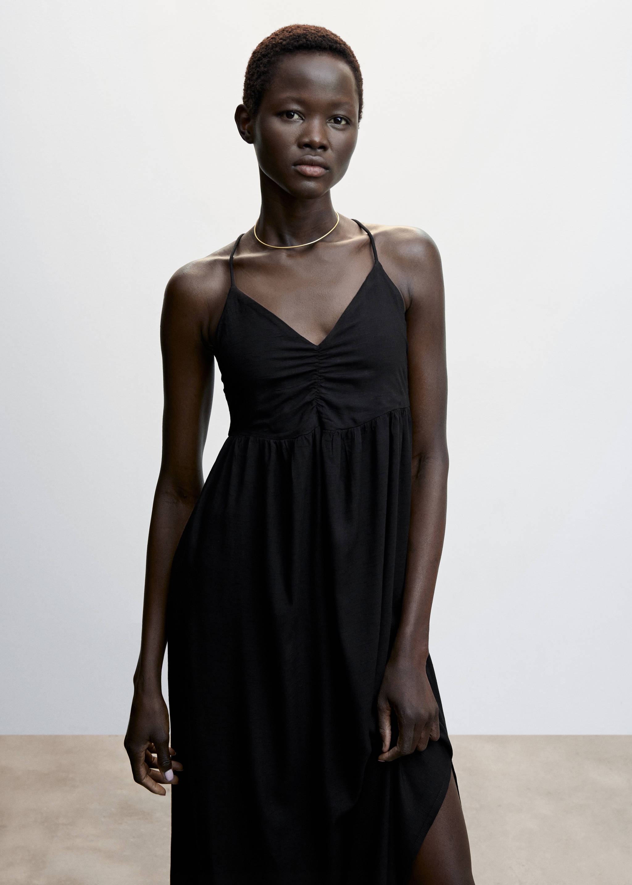 Vestido evasé - Plano medio