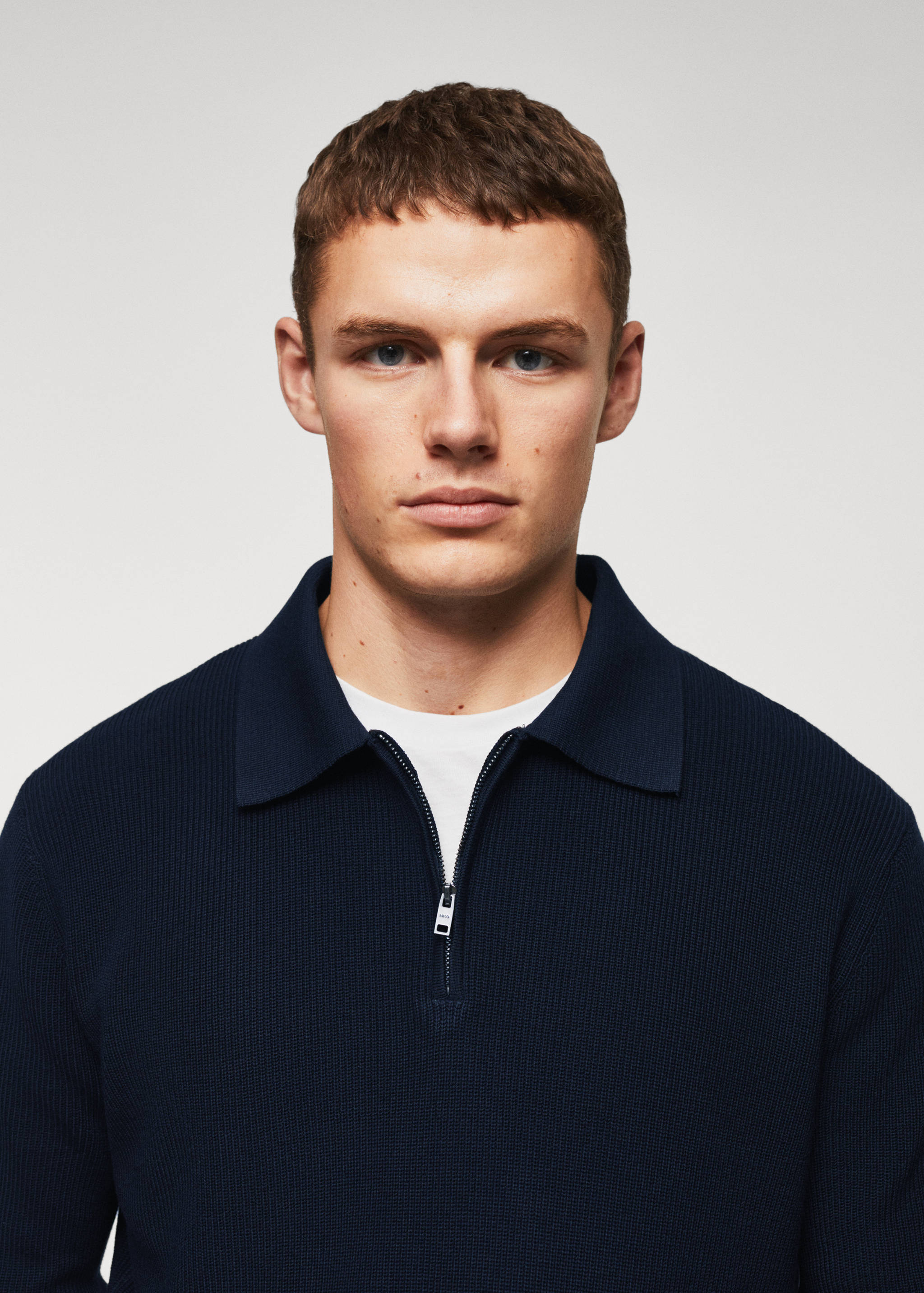 Structured knitted polo shirt - Details of the article 1