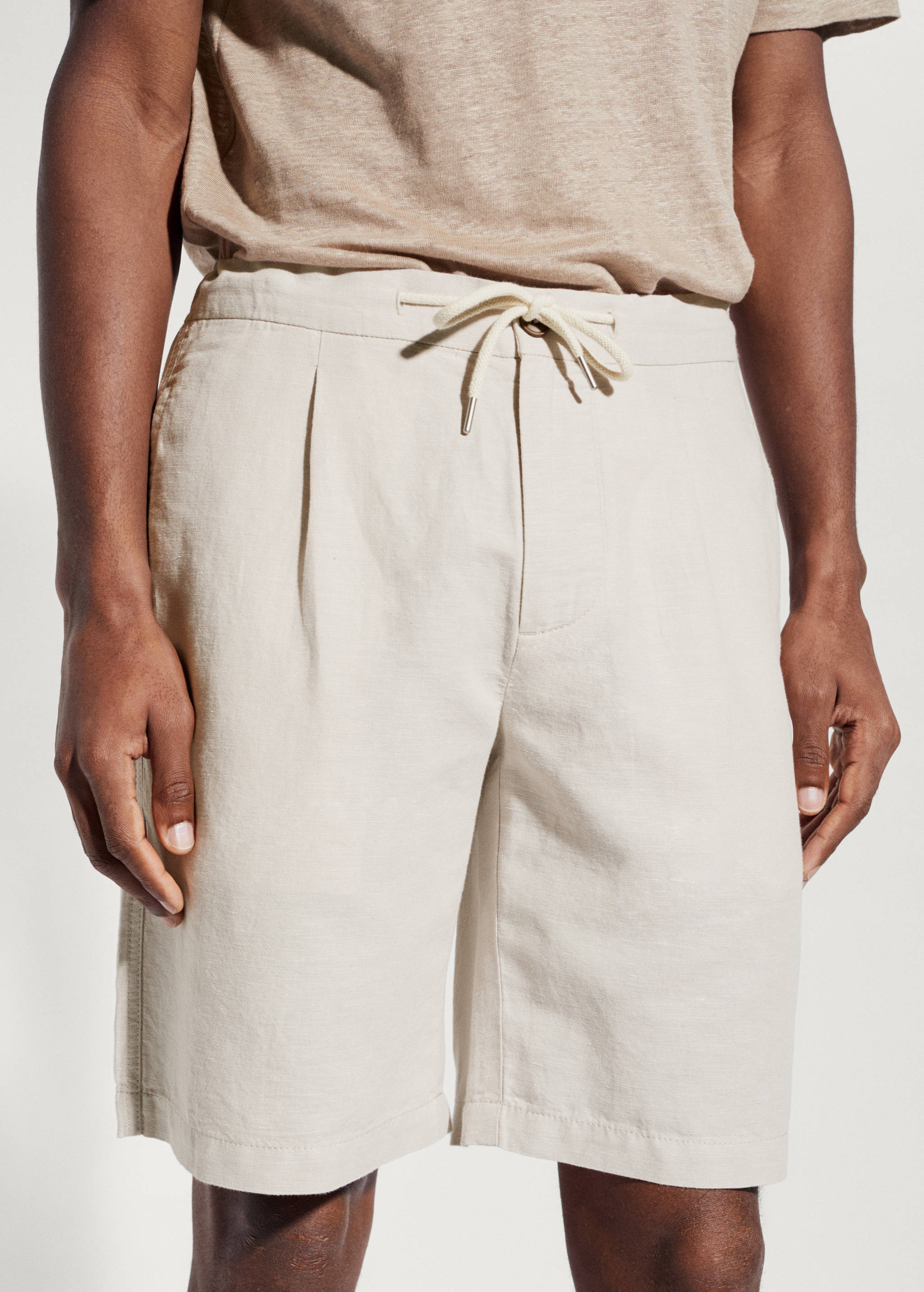 Drawstring linen Bermuda shorts - Details of the article 1